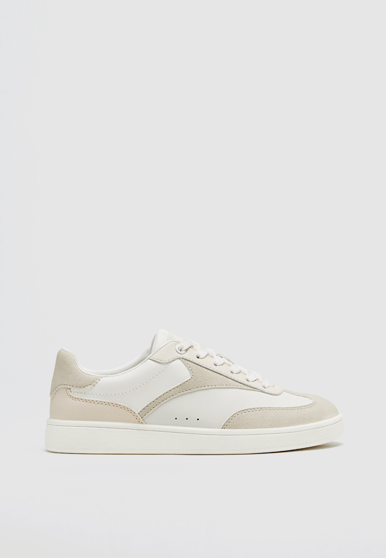 Stradivarius 2025 zapatillas blancas