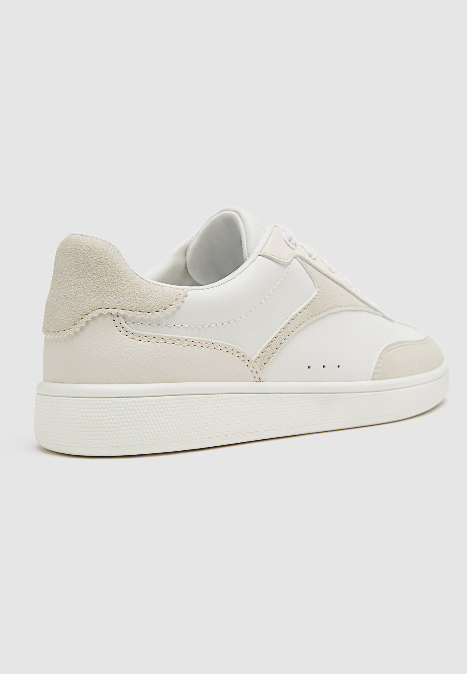 Deportivas blancas stradivarius clearance