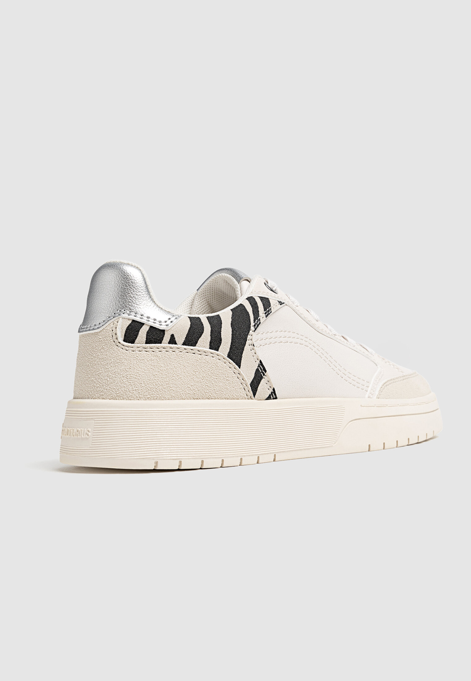 Baskets casual combin es