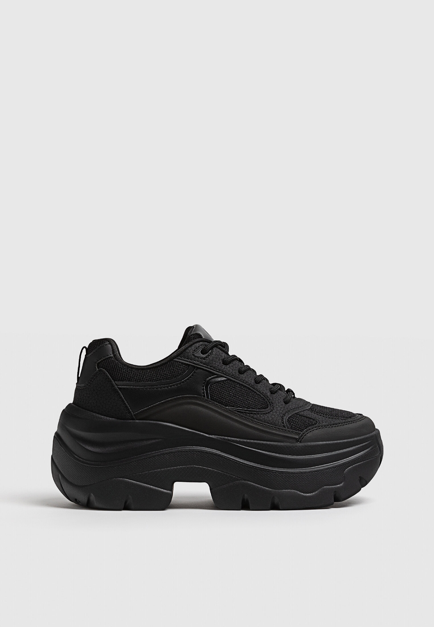 Nike black deals chunky trainers