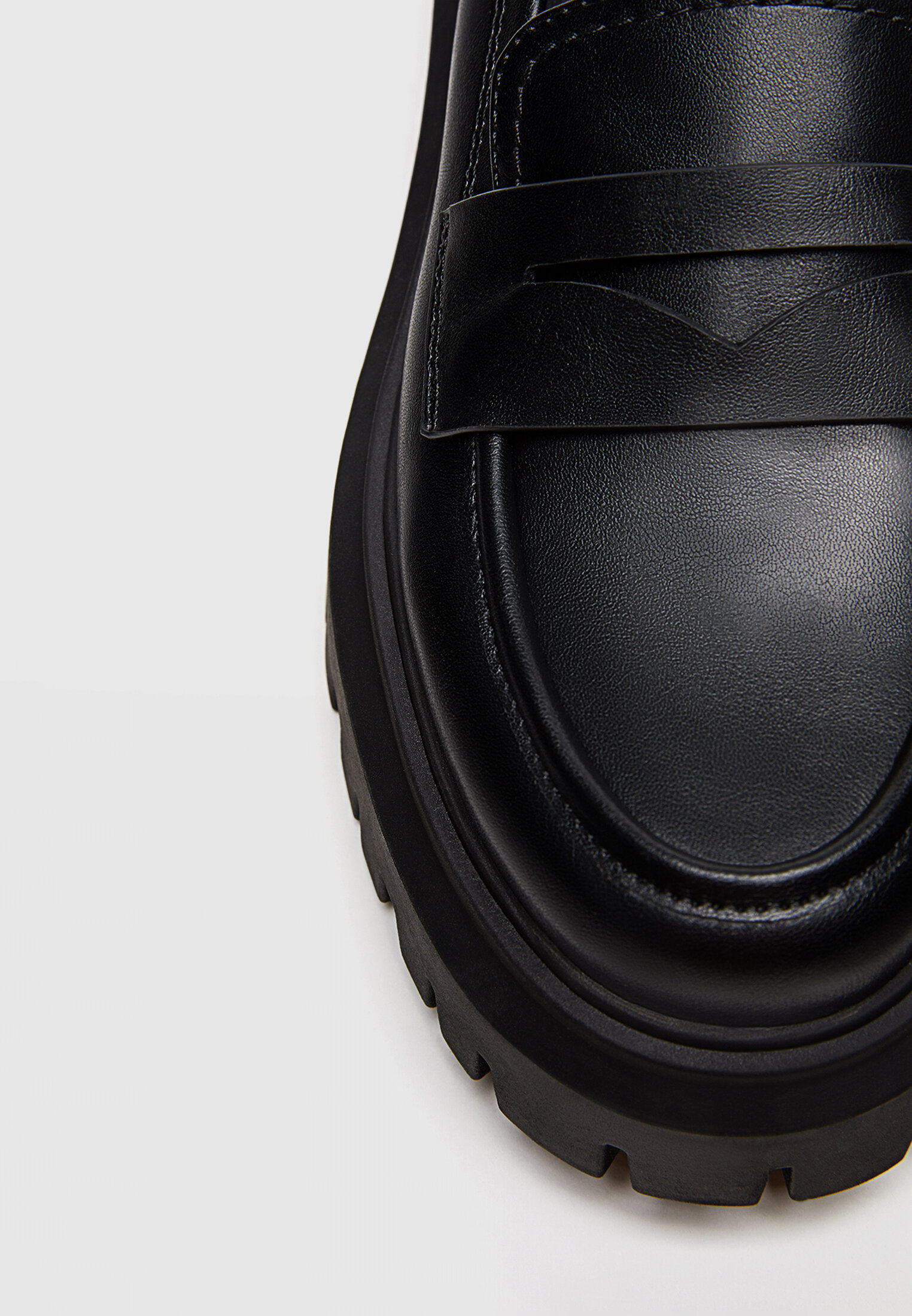 Mocasines suela track negros