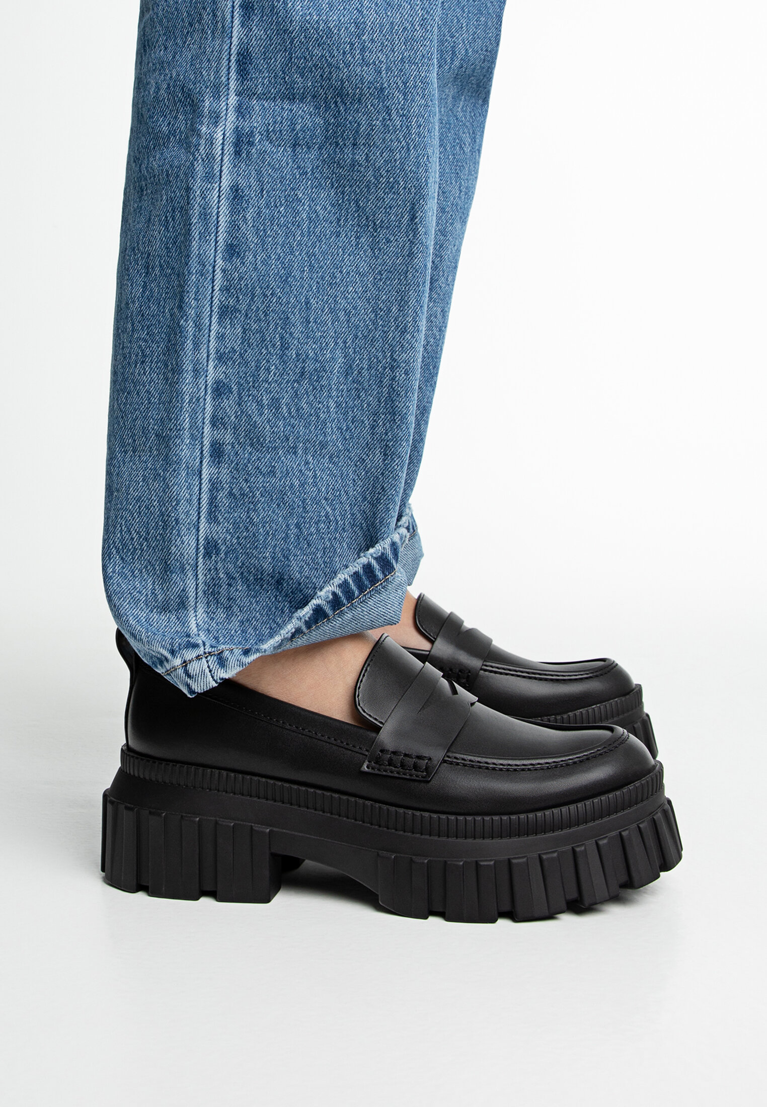 Mocasines suela track