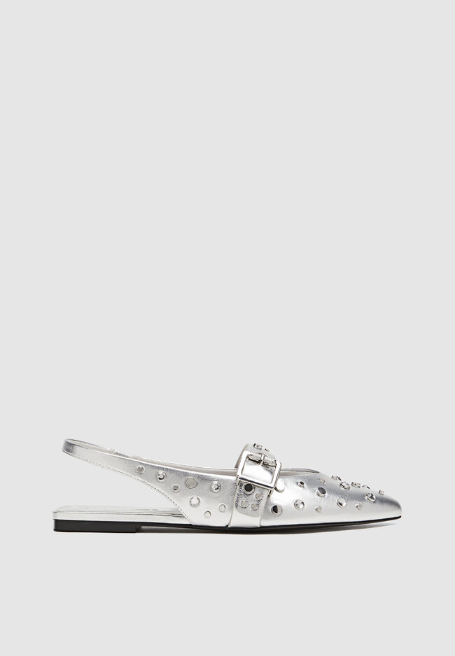 

Stradivarius Flache Schuhe mit Schnallen SILBER 39