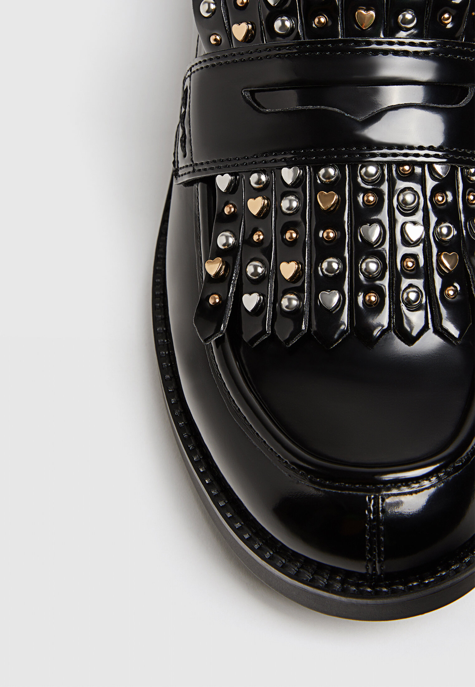 Loafers met studs Mode voor dames Stradivarius Netherlands