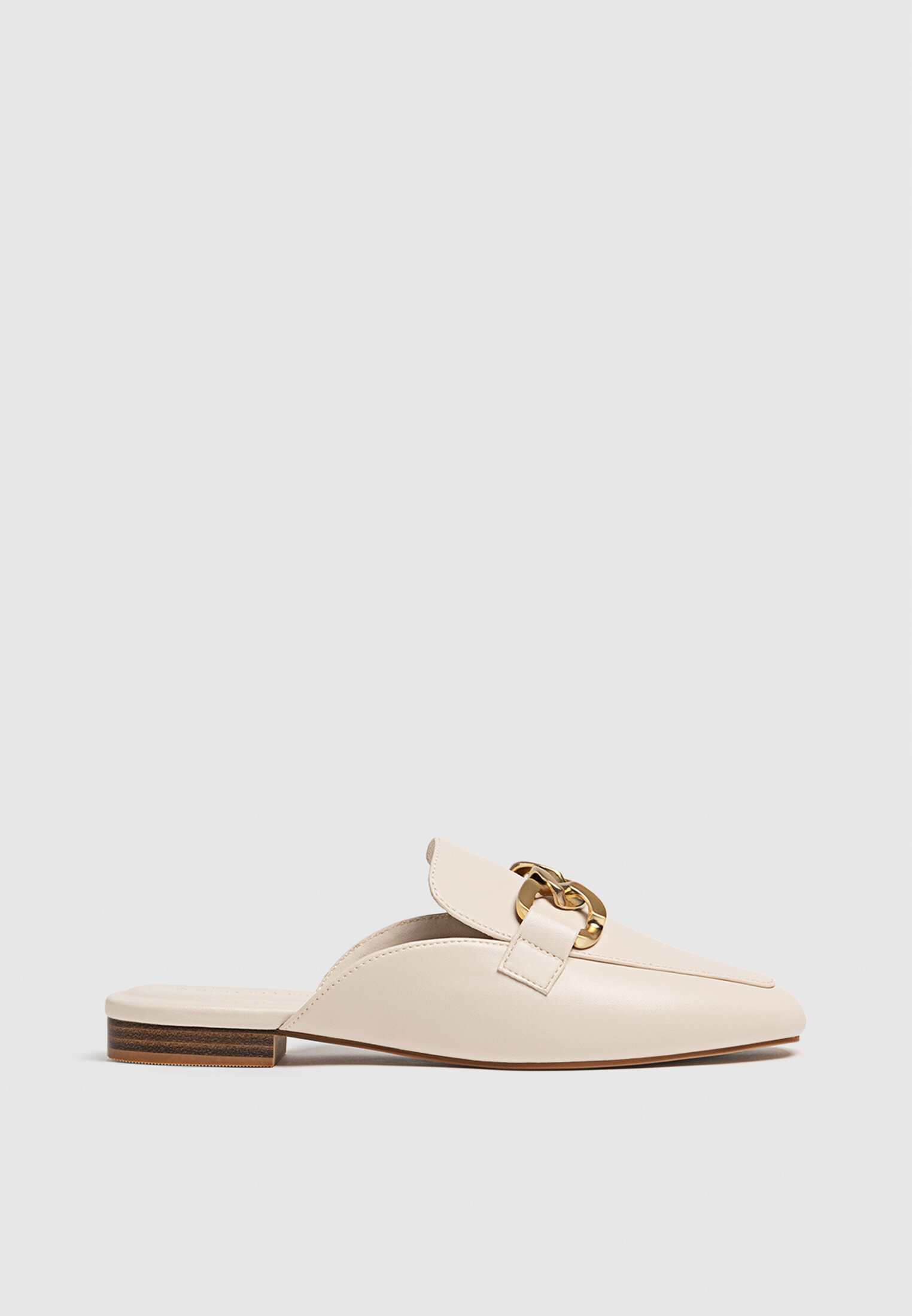 Chaussures online plates ouvertes