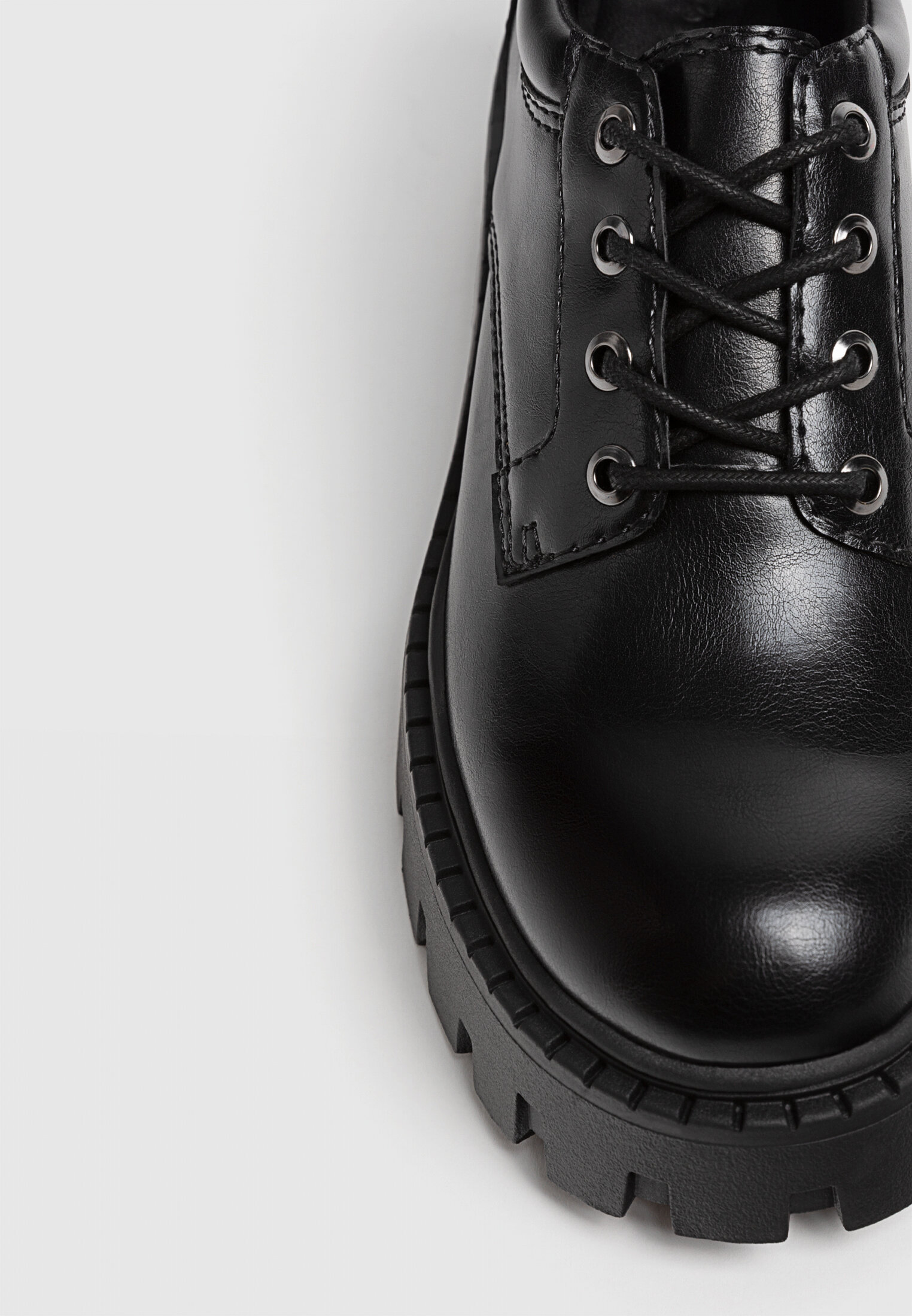Flat lace up shoes with track soles Women s fashion