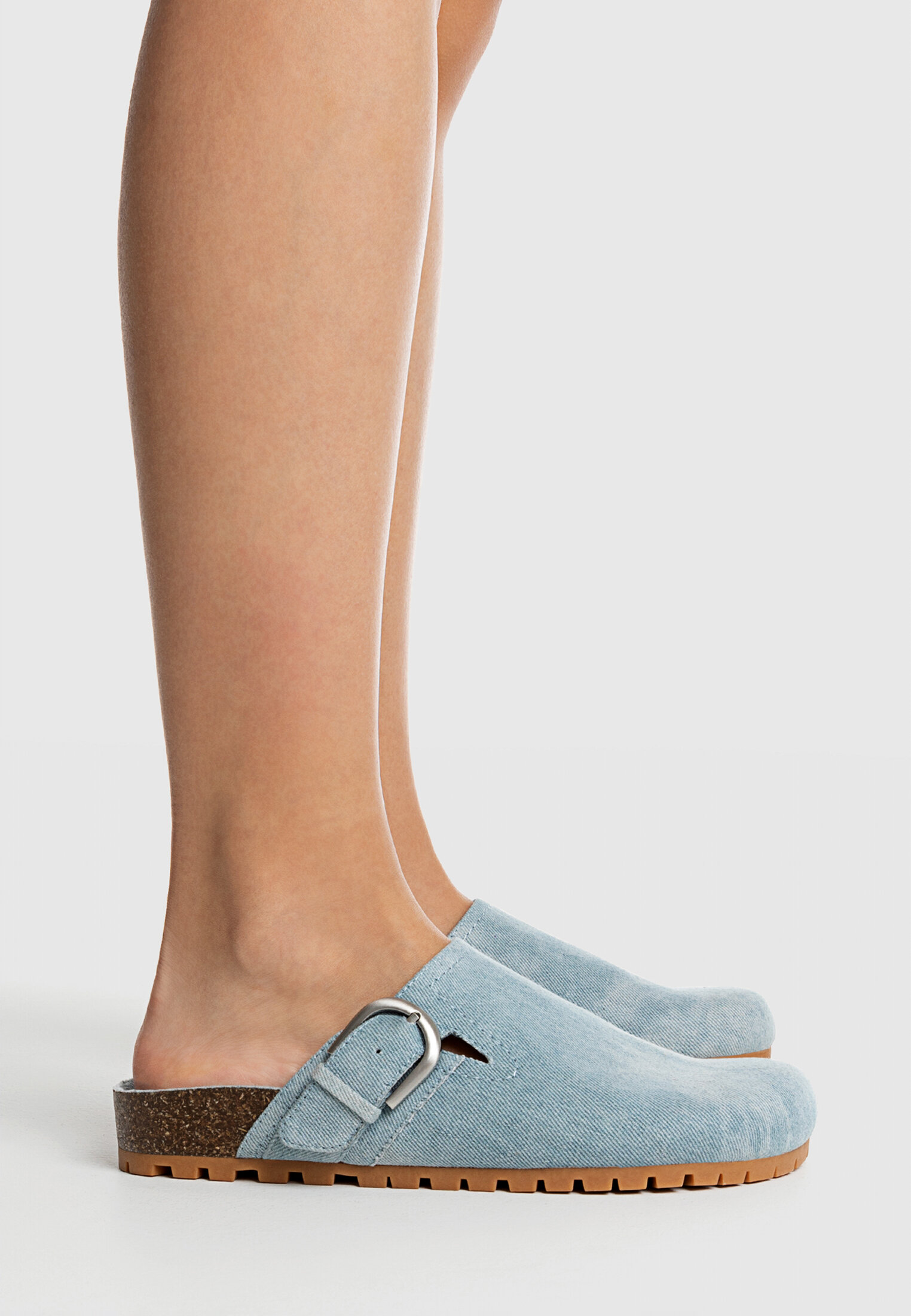 Zuecos stradivarius new arrivals