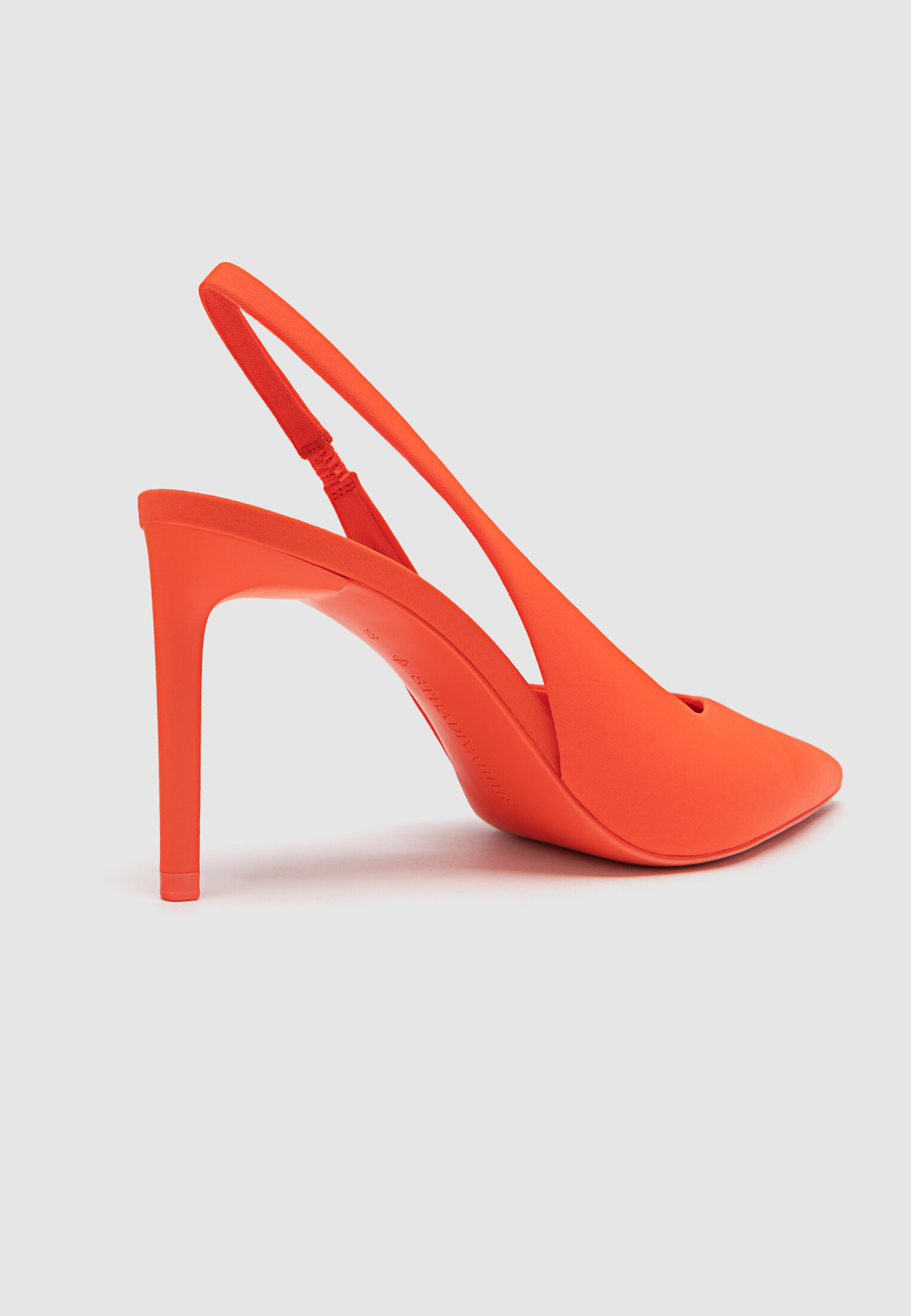 Zapatos de salon hotsell rojos stradivarius