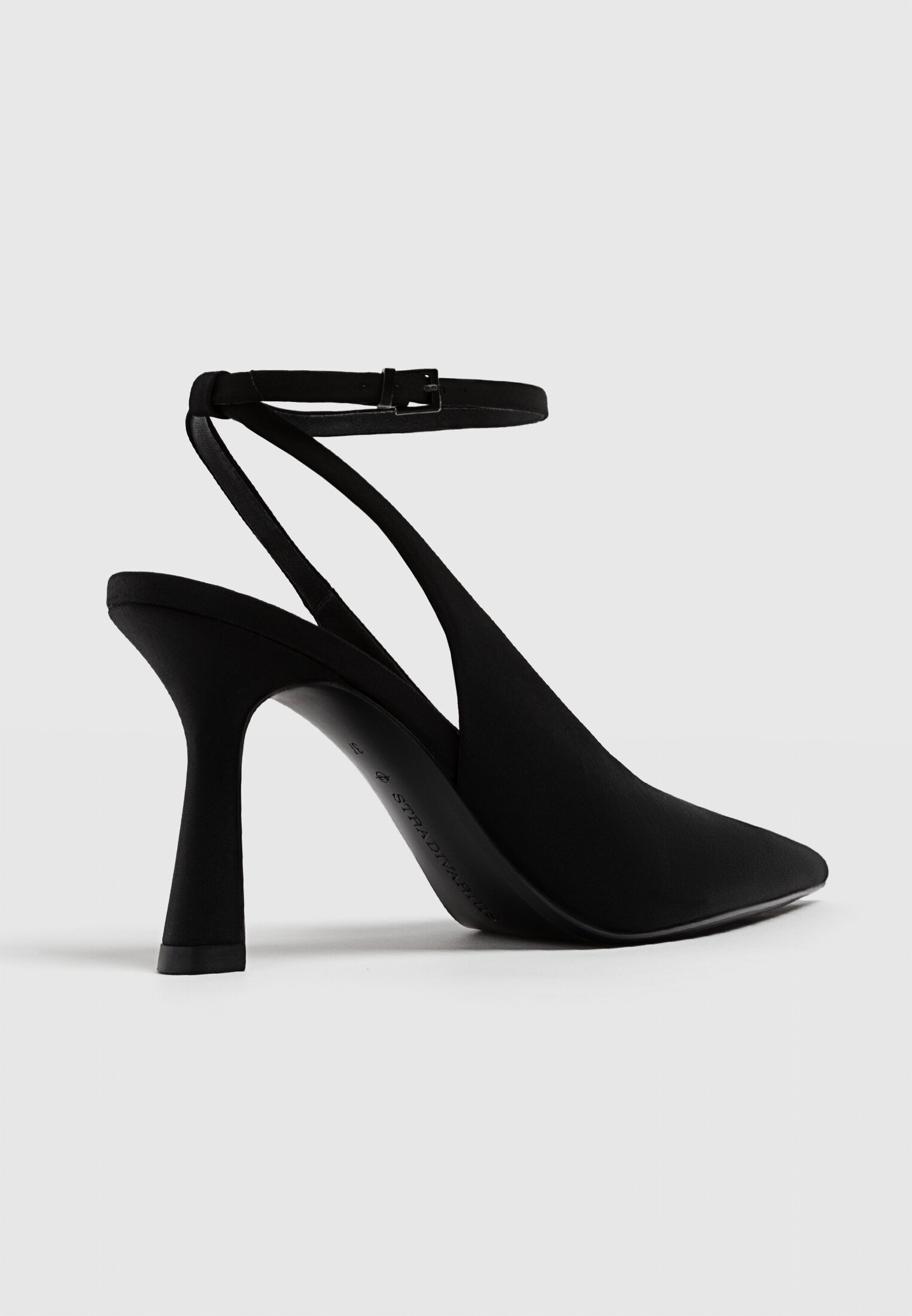 Stradivarius slingback 2025