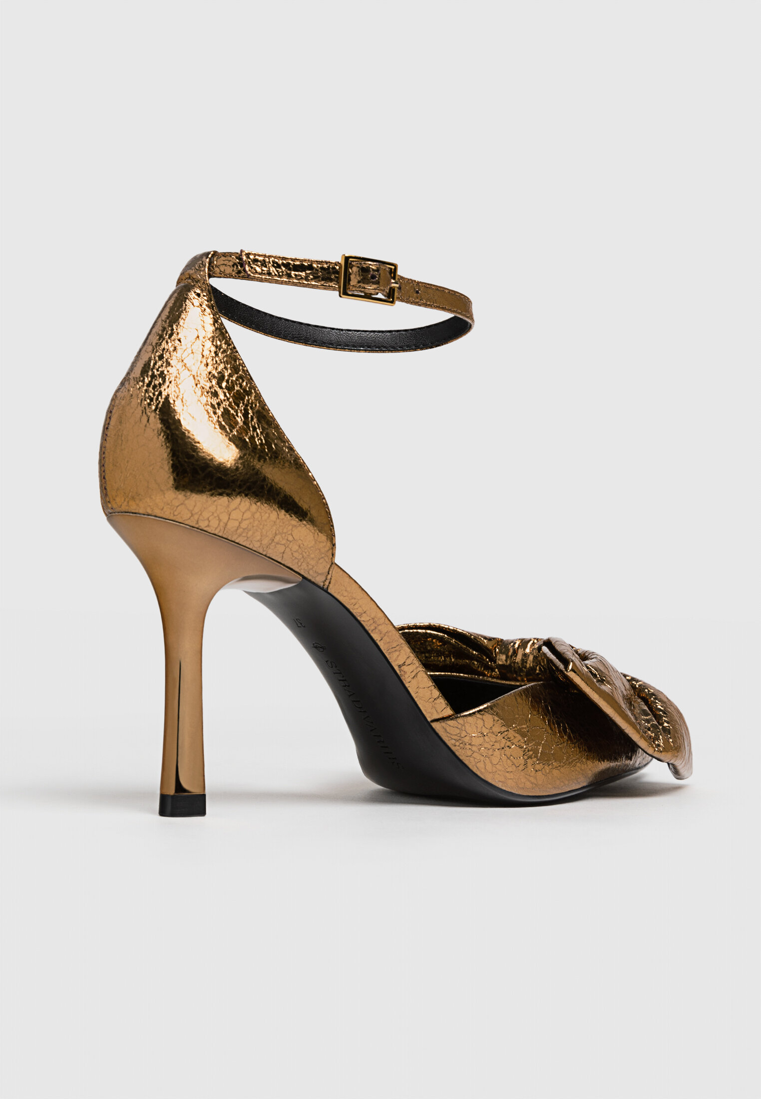 Zapatos tac n destalonados lazo Stradivarius Espa a