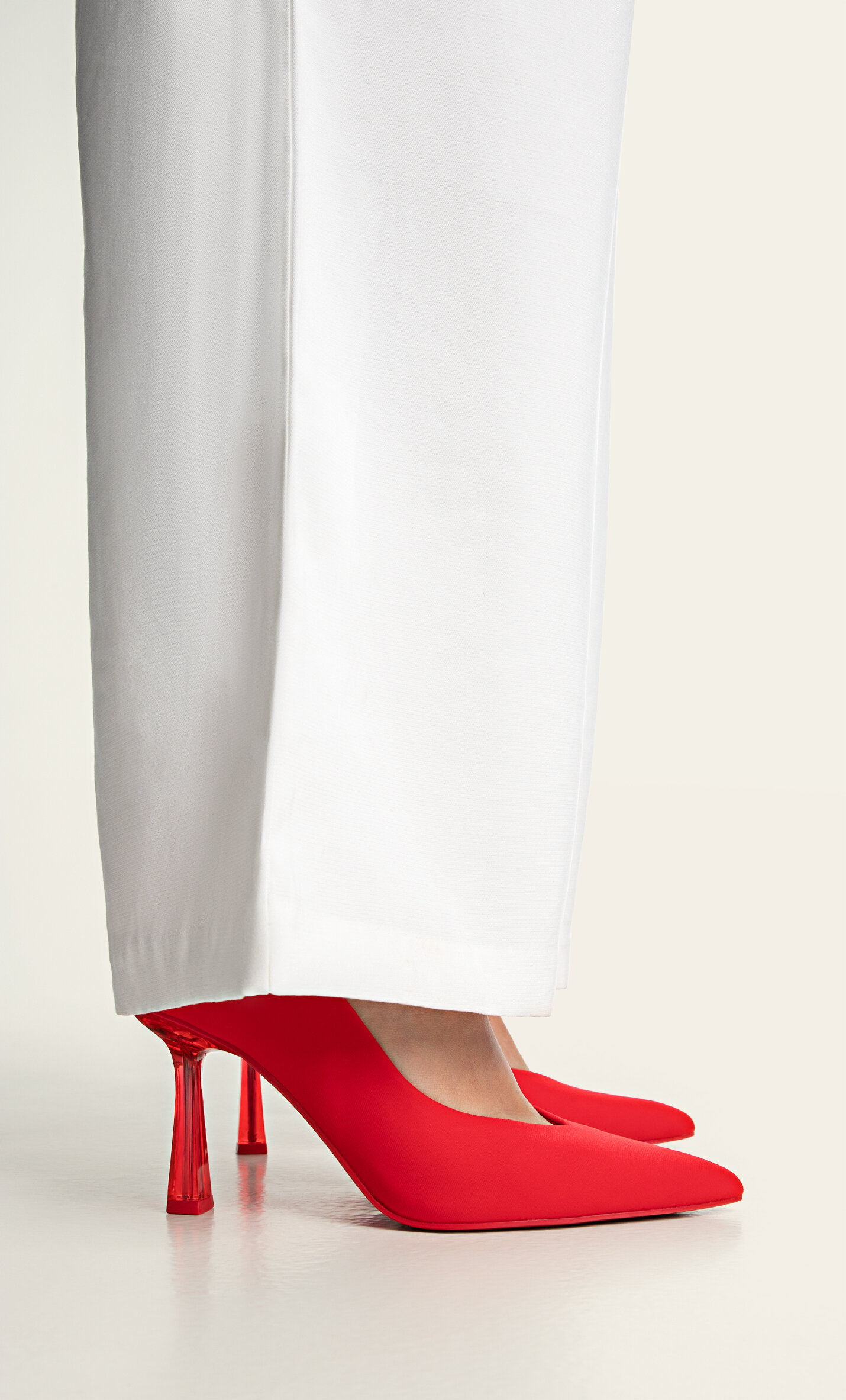 Methacrylate high heel shoes