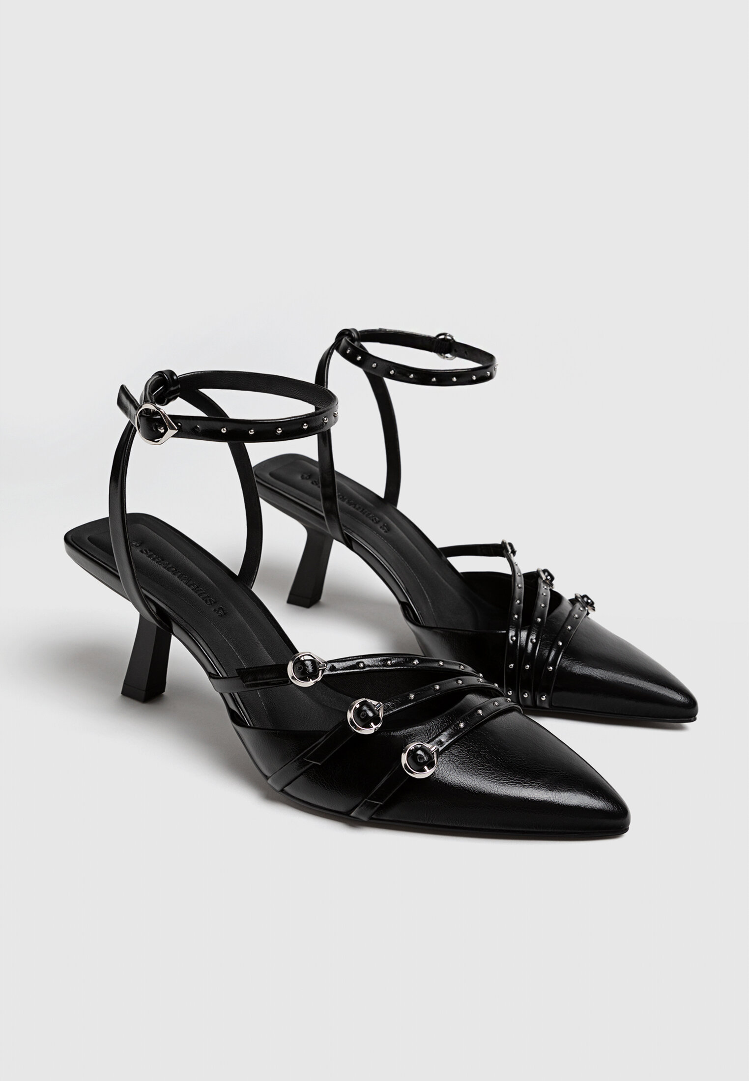 Zapatos negros sale stradivarius