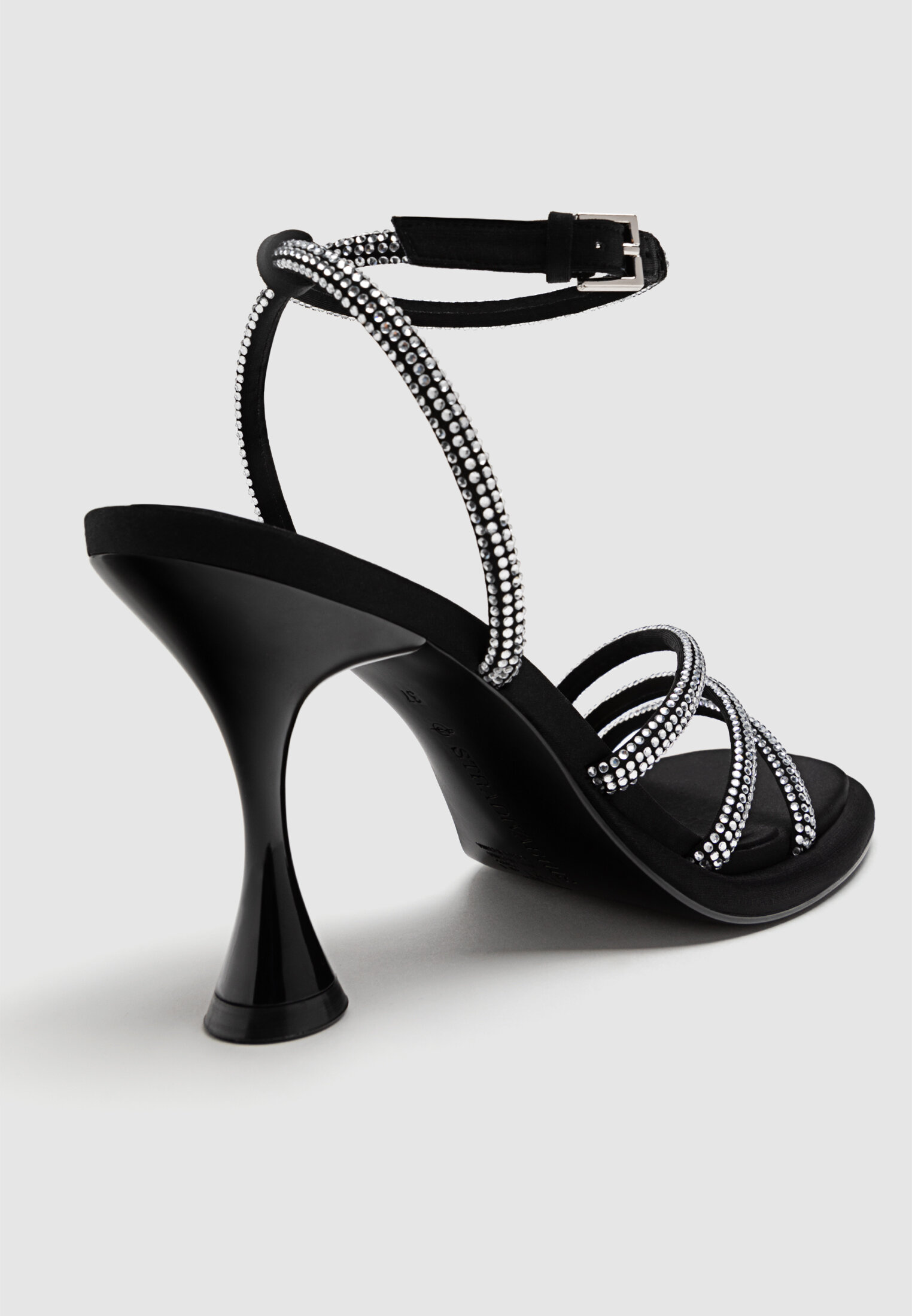Sandalias hotsell tacón stradivarius