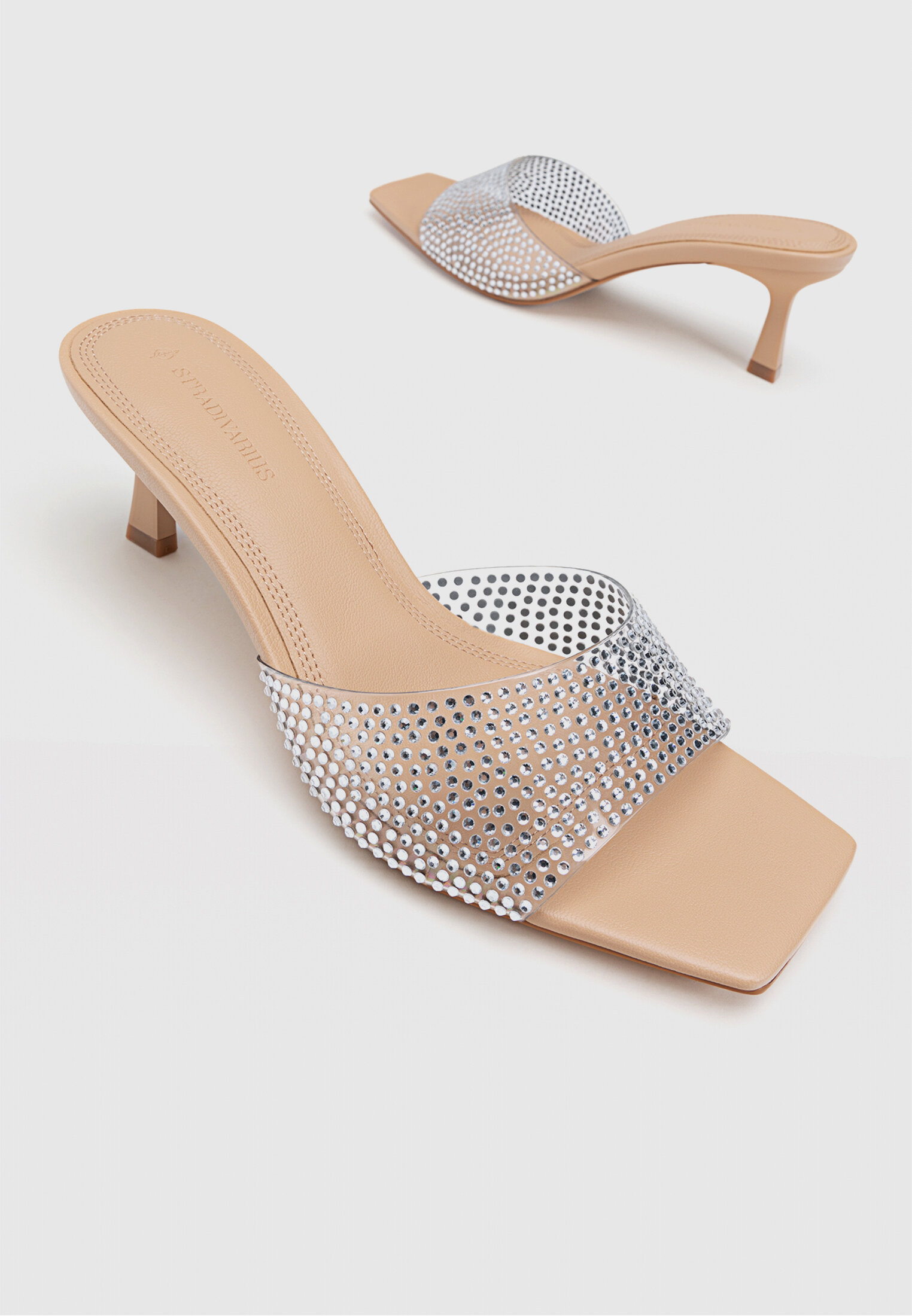 Stradivarius sandali con best sale tacco