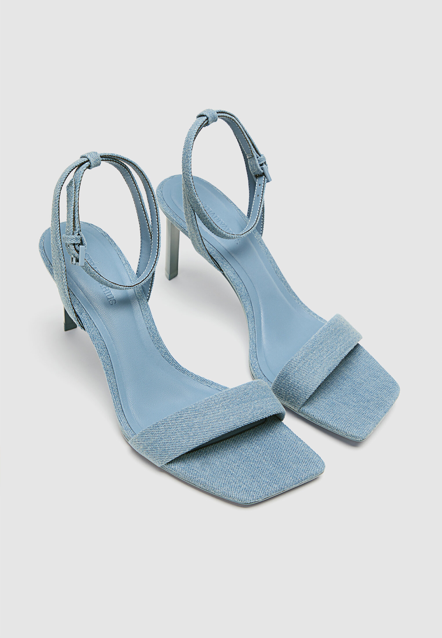 Sandales talon avec bride matelass e Mode femme Stradivarius