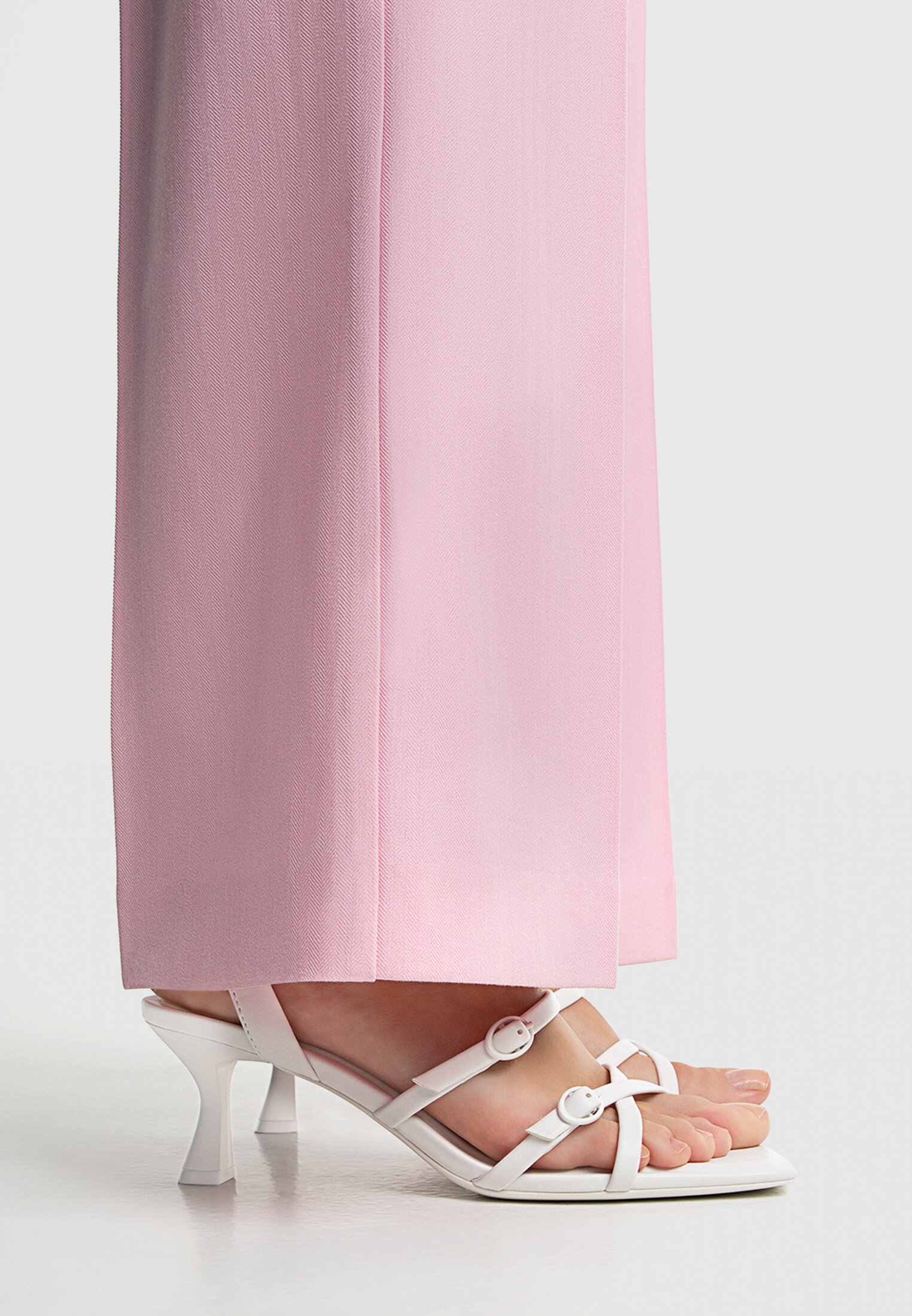 Sandale a talon stradivarius 2025