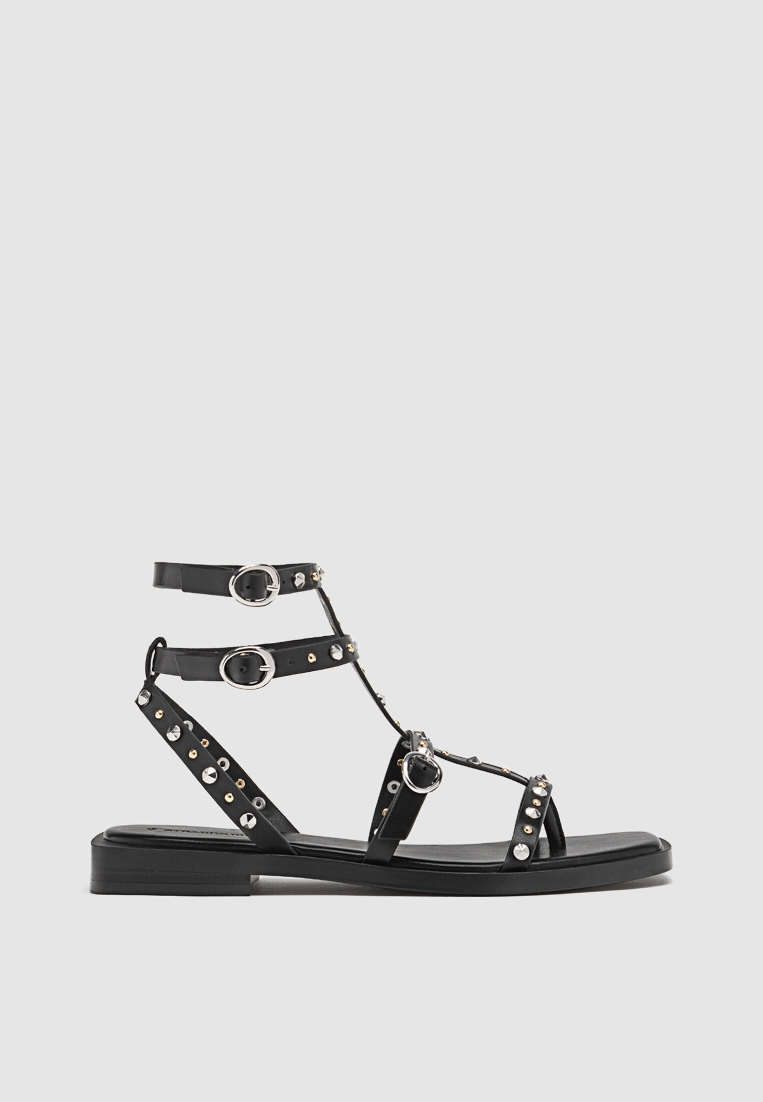 Sandalias store tachas negras