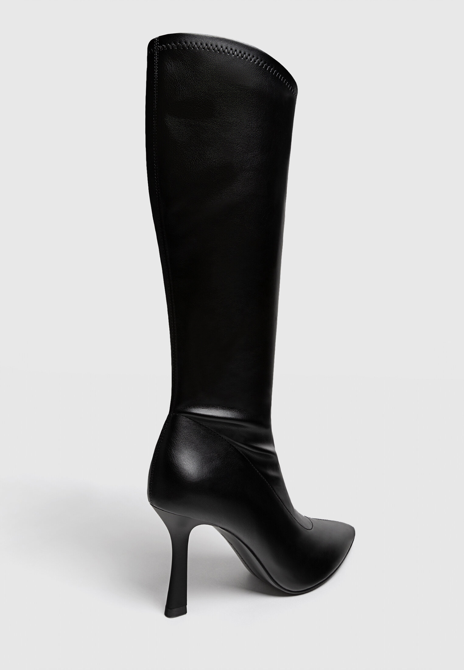 Stradivarius stivali new arrivals neri