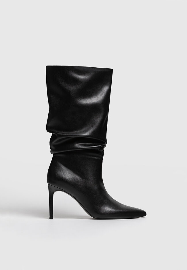 

Stradivarius XL-Slouchy-Absatzstiefel SCHWARZ 39