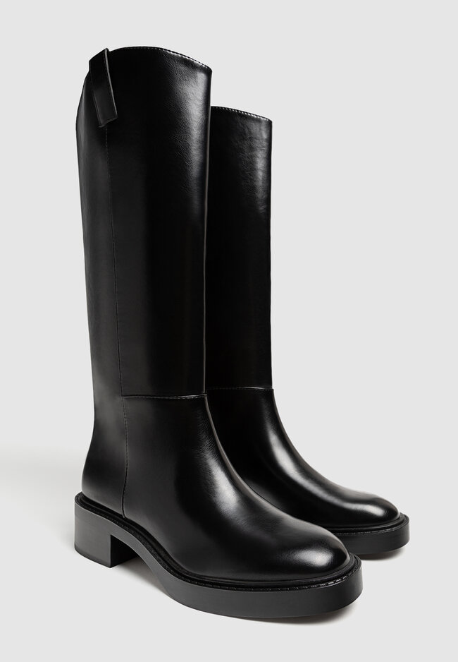 Flat hot sale riding boots