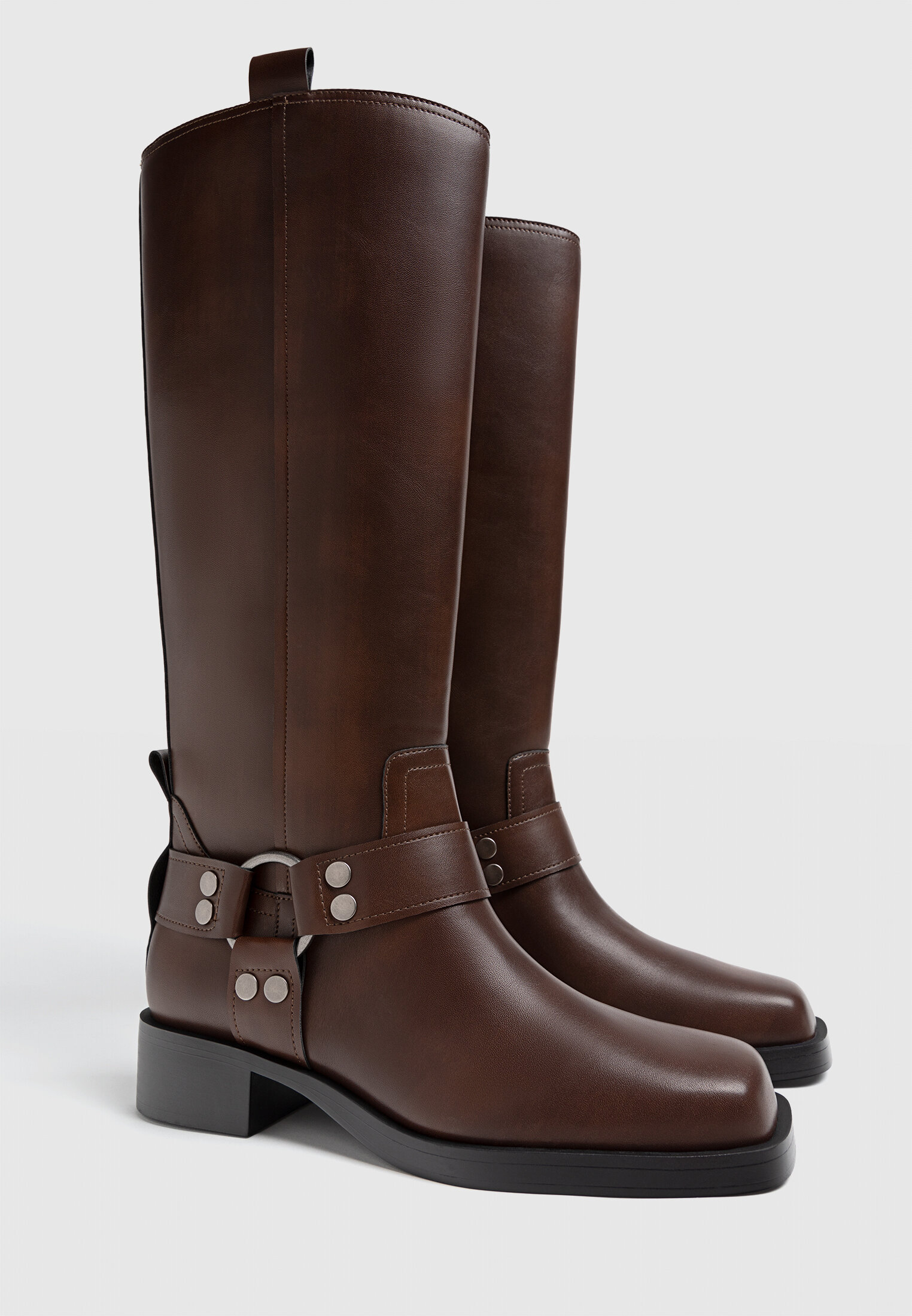 Botas planas biker hebillas