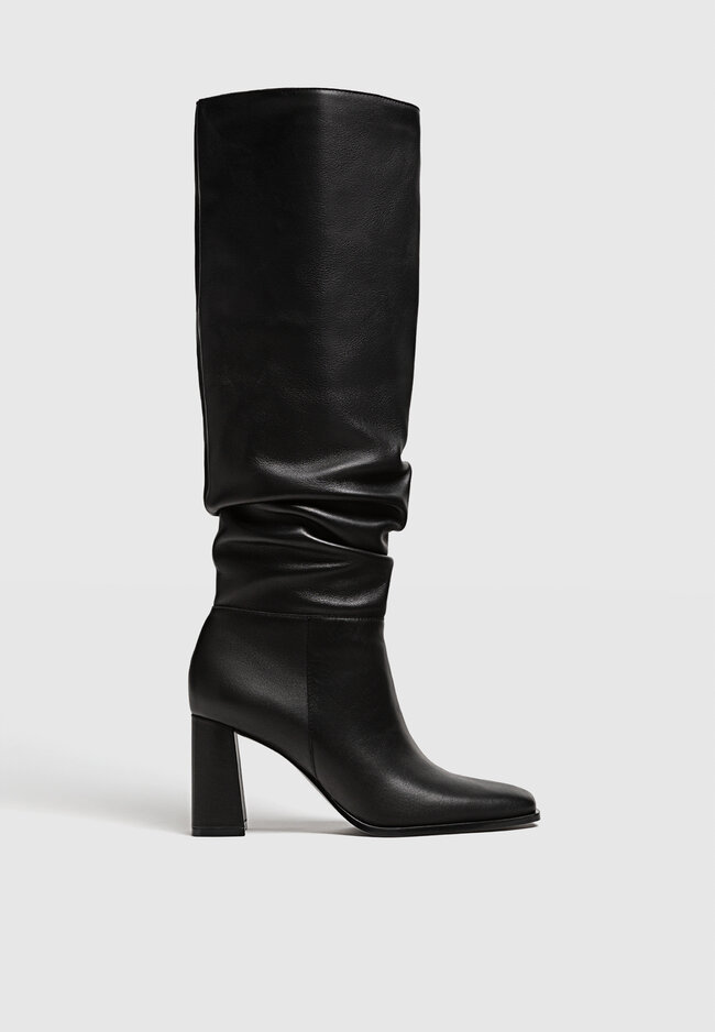 

Stradivarius Slouchy-Absatzstiefel aus Leder SCHWARZ 36