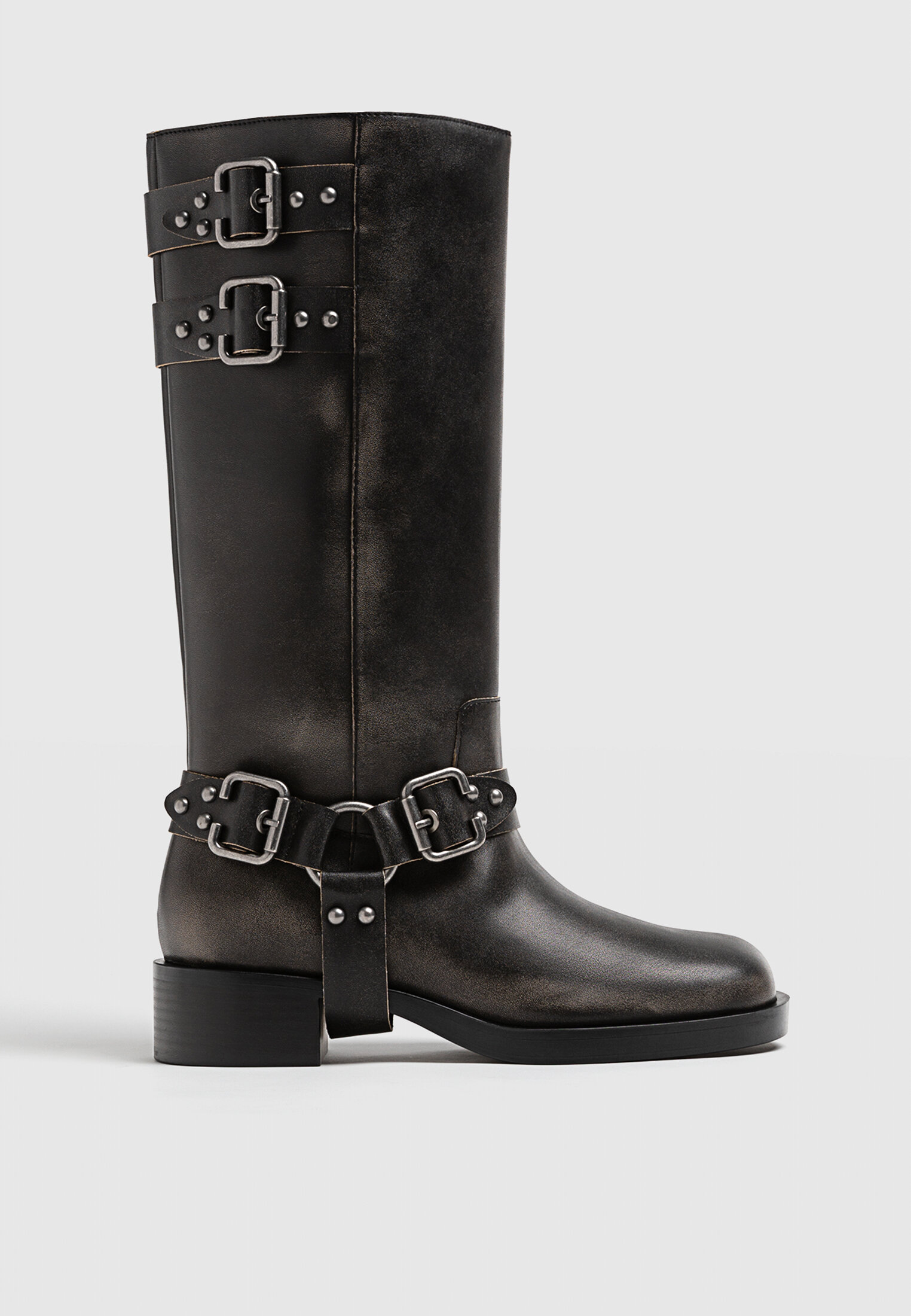 Flat distressed boots with buckles Women s fashion