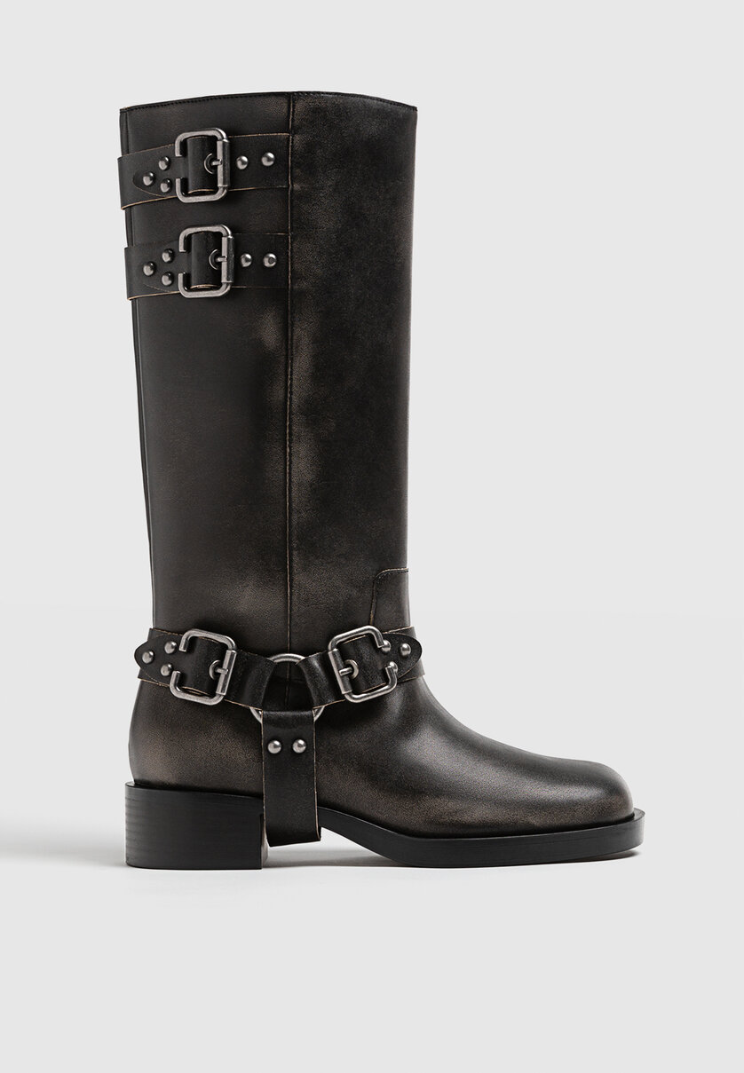 Flat distressed boots with buckles Women s fashion
