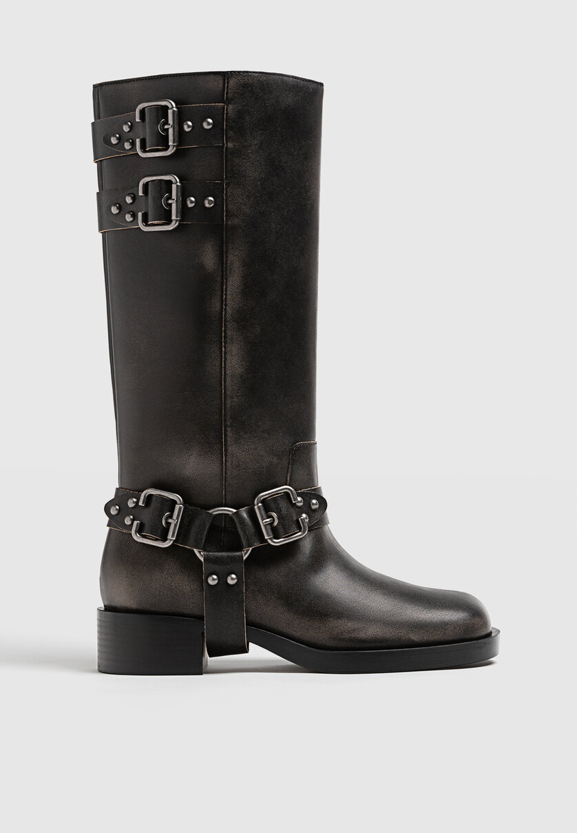 Flat distressed boots with buckles - Women's fashion | Stradivarius United Kingdom