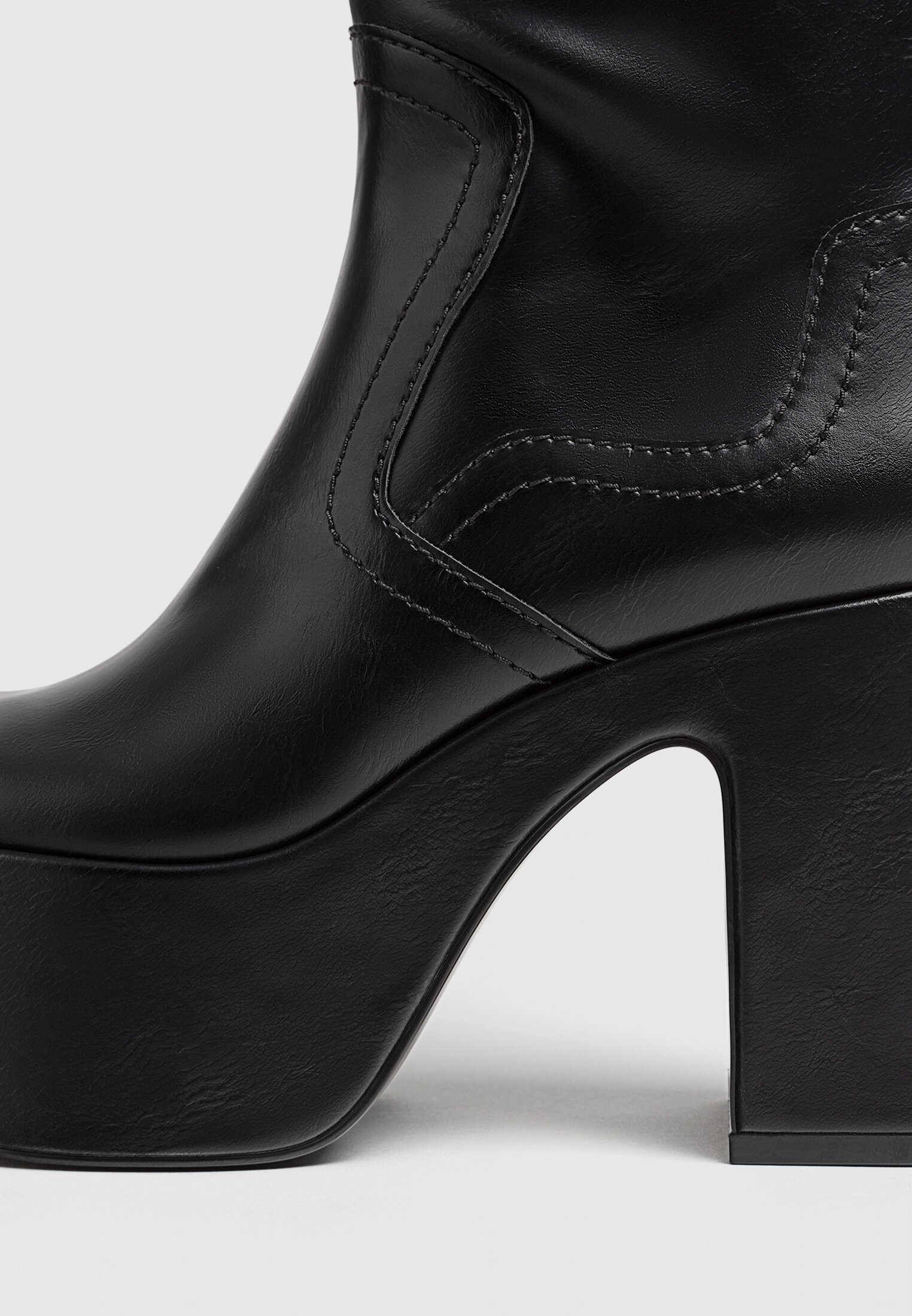 Black platform discount heel boots