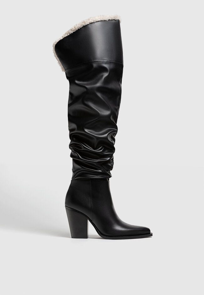 

Stradivarius Absatzstiefel in Knitteroptik mit Lammfellimitat SCHWARZ 40