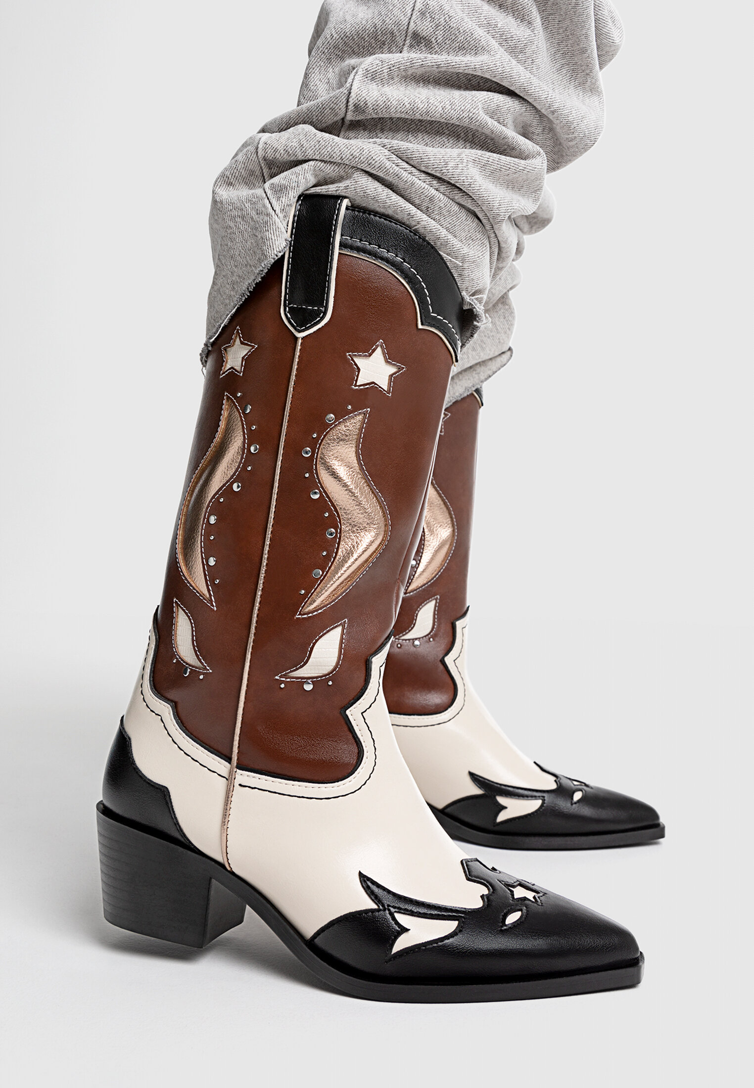 Botas tacon outlet stradivarius