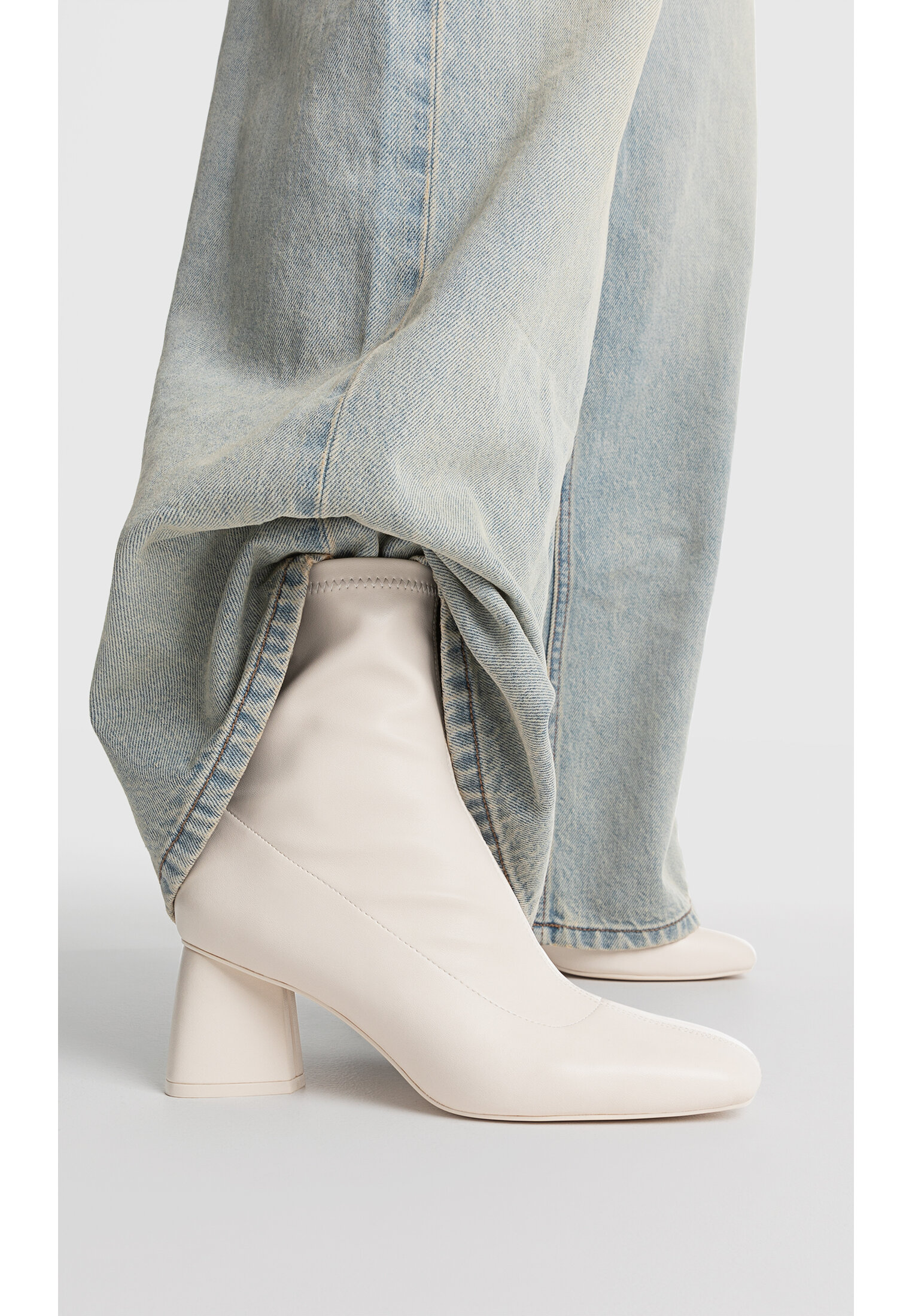 Mid heel boots in stretchy fabric Women s Mini Stradivarius
