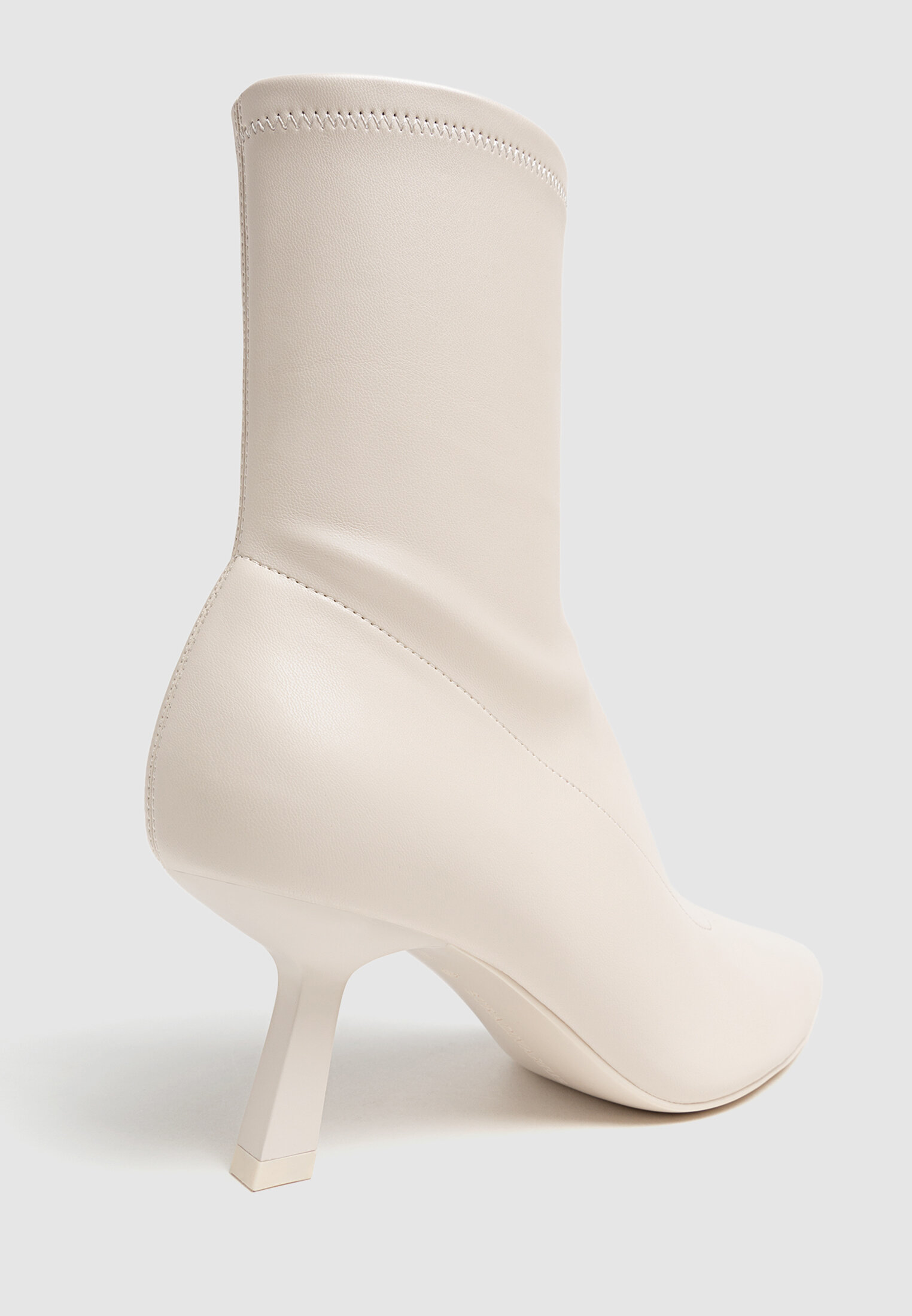 White sock hotsell heel boots