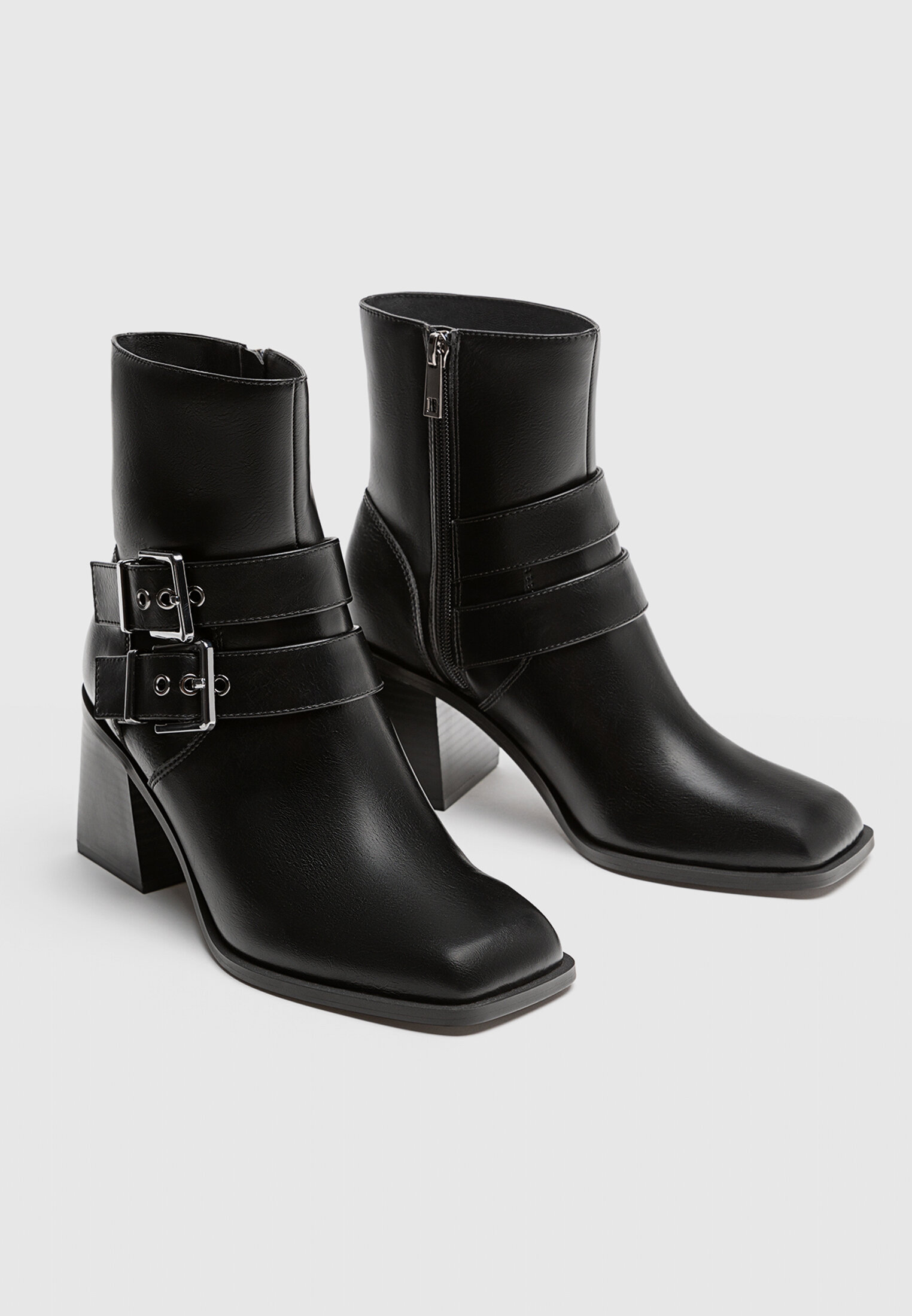 Botines negros con on sale hebilla