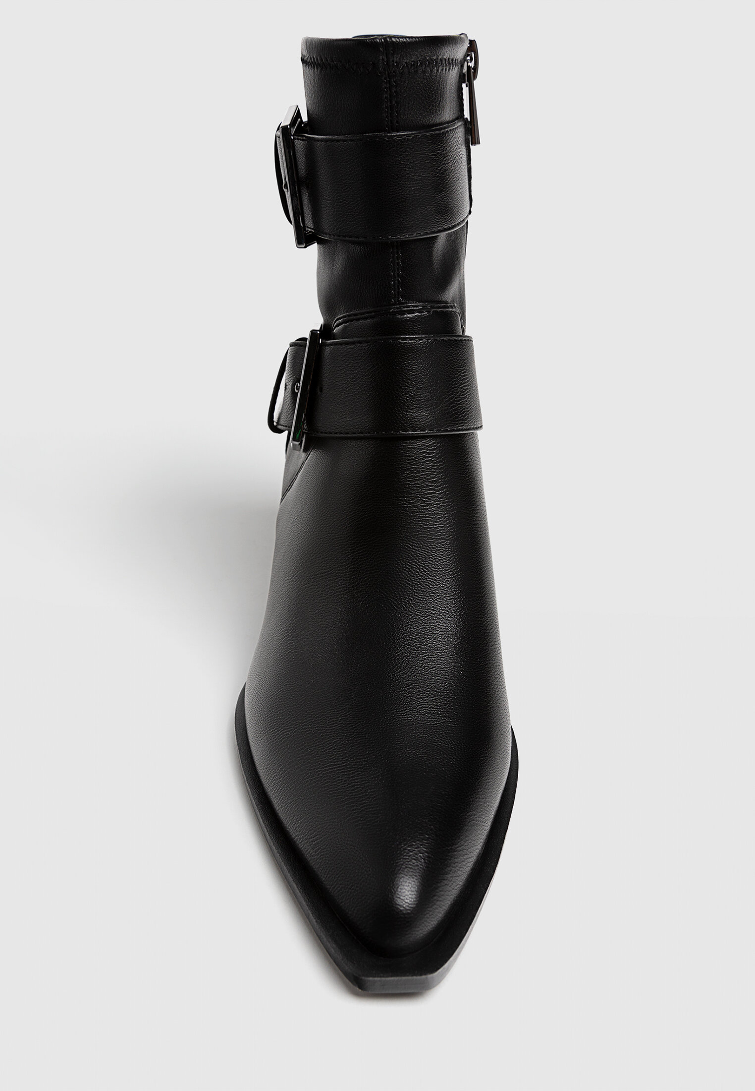 Botines hebillas stradivarius on sale