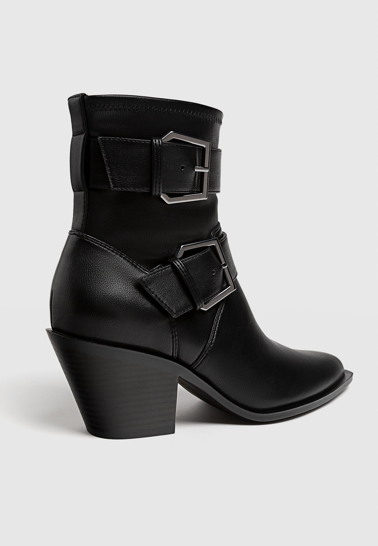 Botines negros sale hebilla