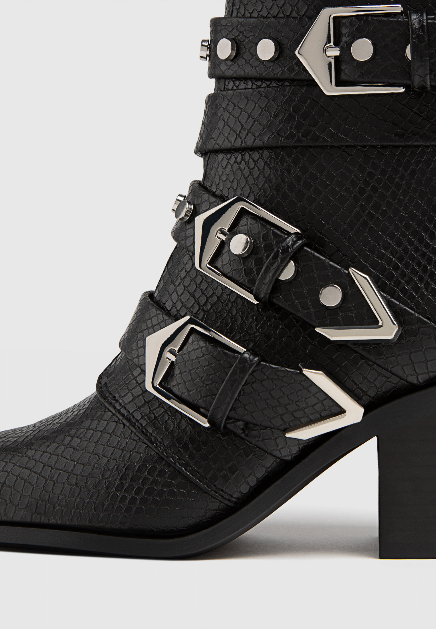 Botines tacon grabado hebillas store