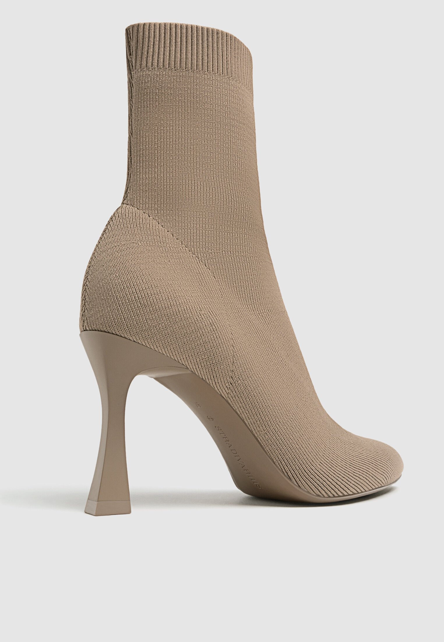 Botin tacon stradivarius deals