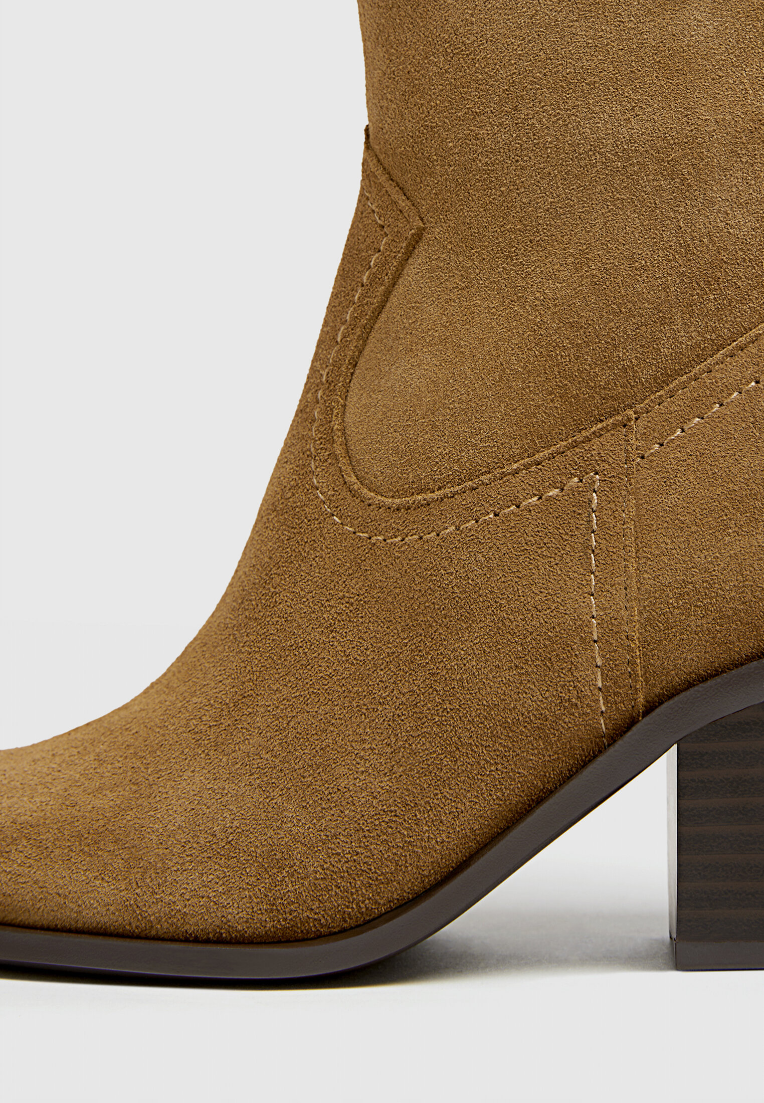 Bottines en cuir style cowboy