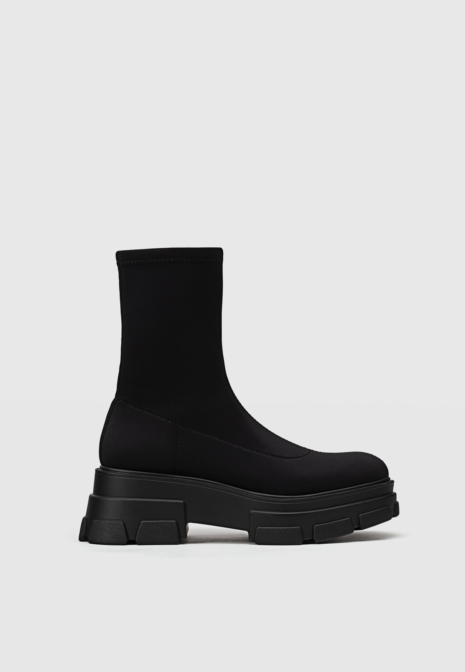 Bershka leather track discount sole ankle boots