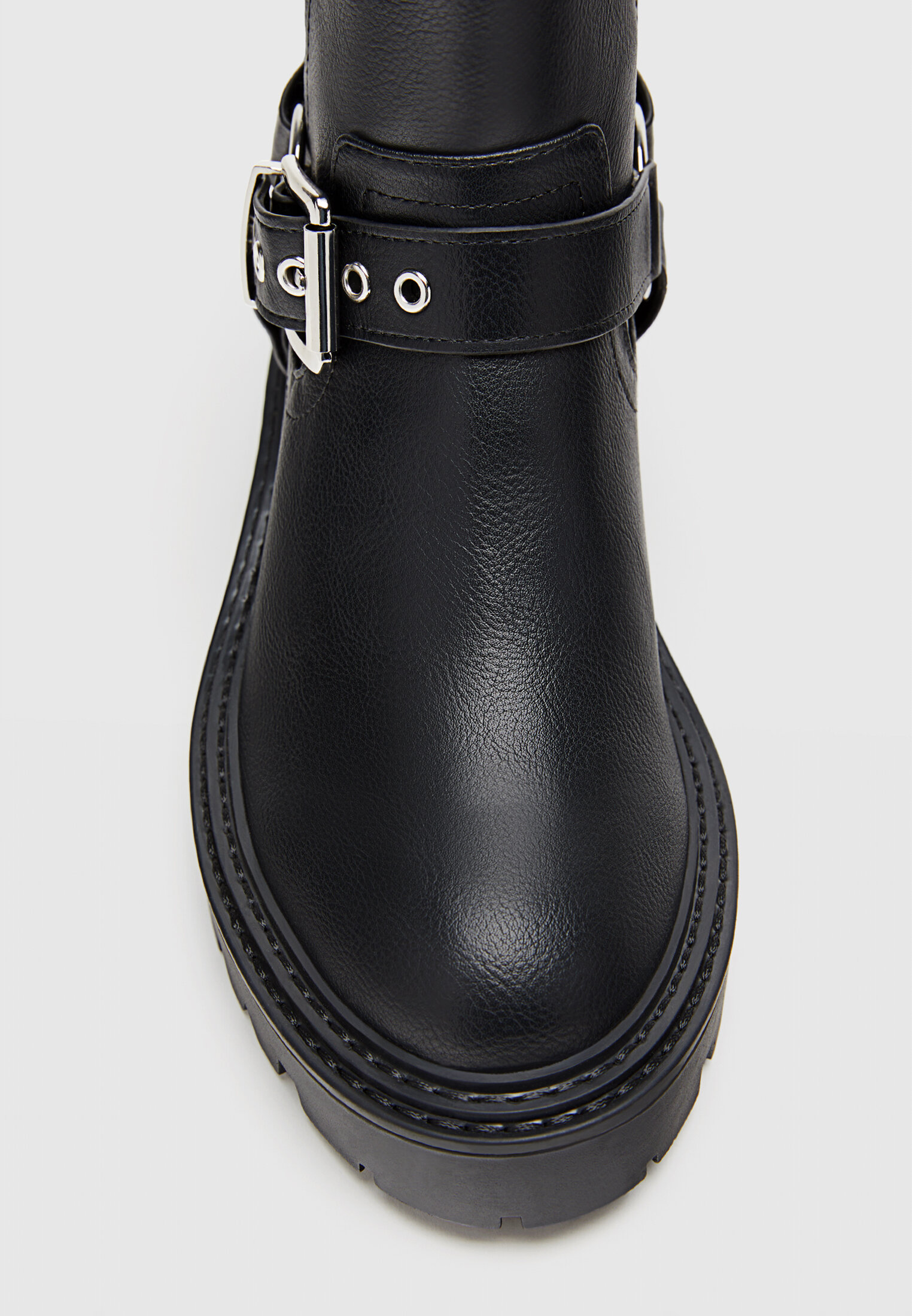 Botines hotsell negro stradivarius