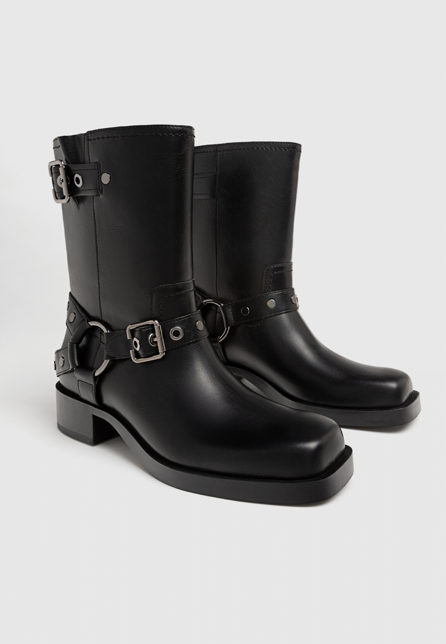 Botines planos stradivarius 2025