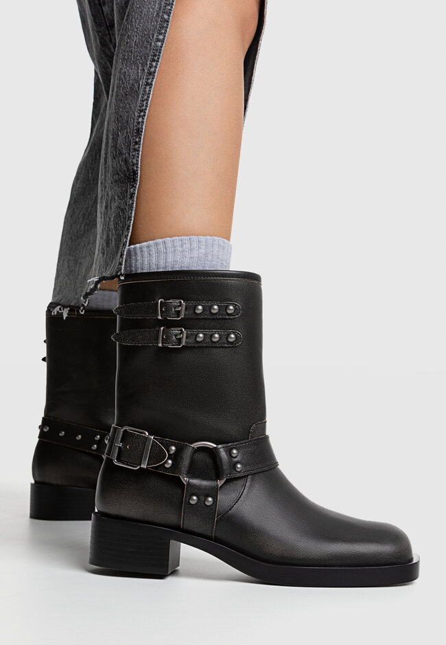 Distressed ankle boots 2025