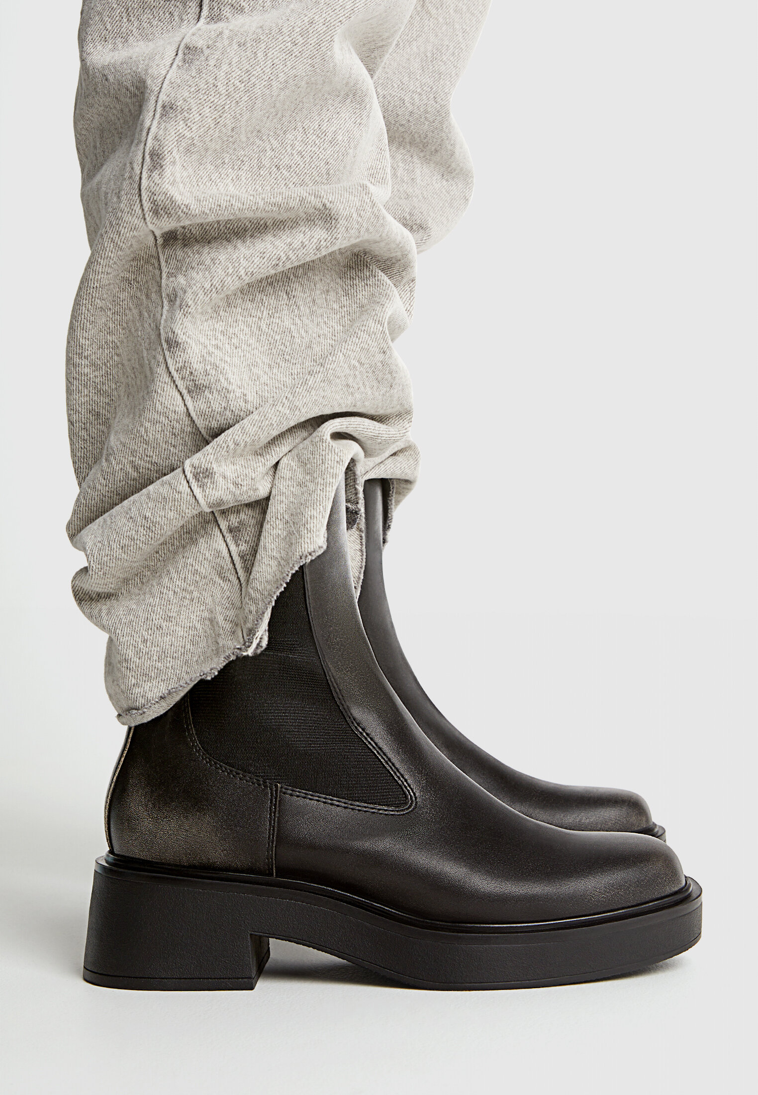 Stradivarius elastic side chelsea boot top
