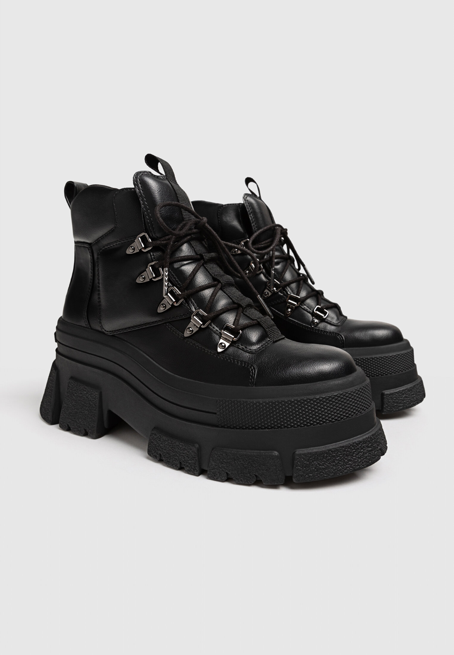 Botas montaña stradivarius new arrivals