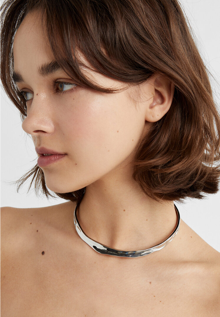 Stradivarius Textured rigid choker  Grey OS