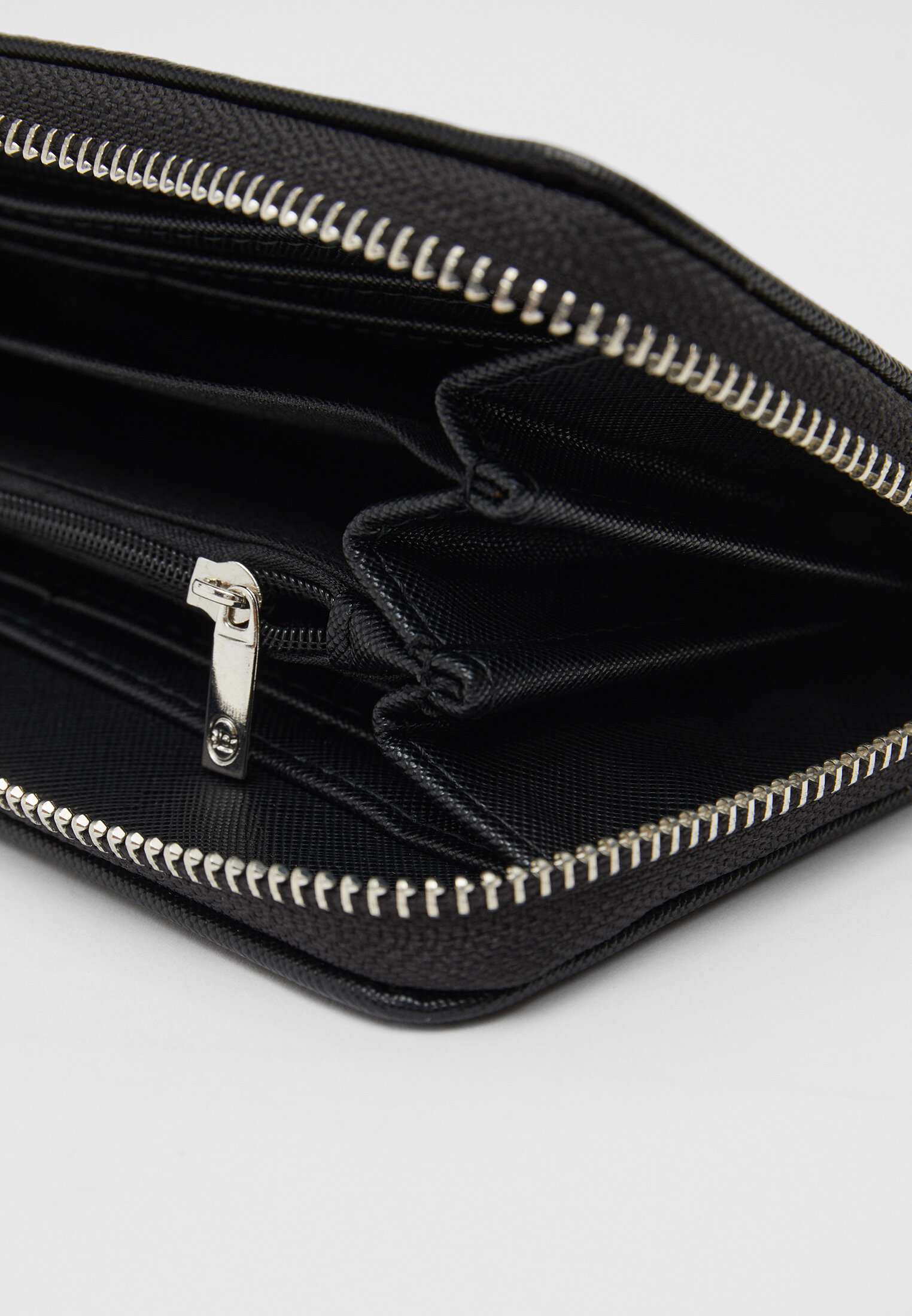 Cartera stradivarius hotsell