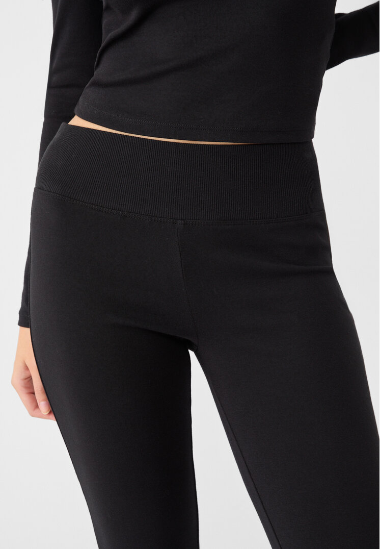 Stradivarius Pantaloni a campana vita canneté  Nero XL
