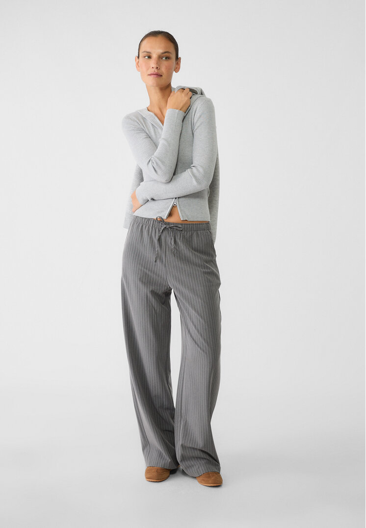 Stradivarius Pantaloni Lungi Eleganți Fluizi Gri S